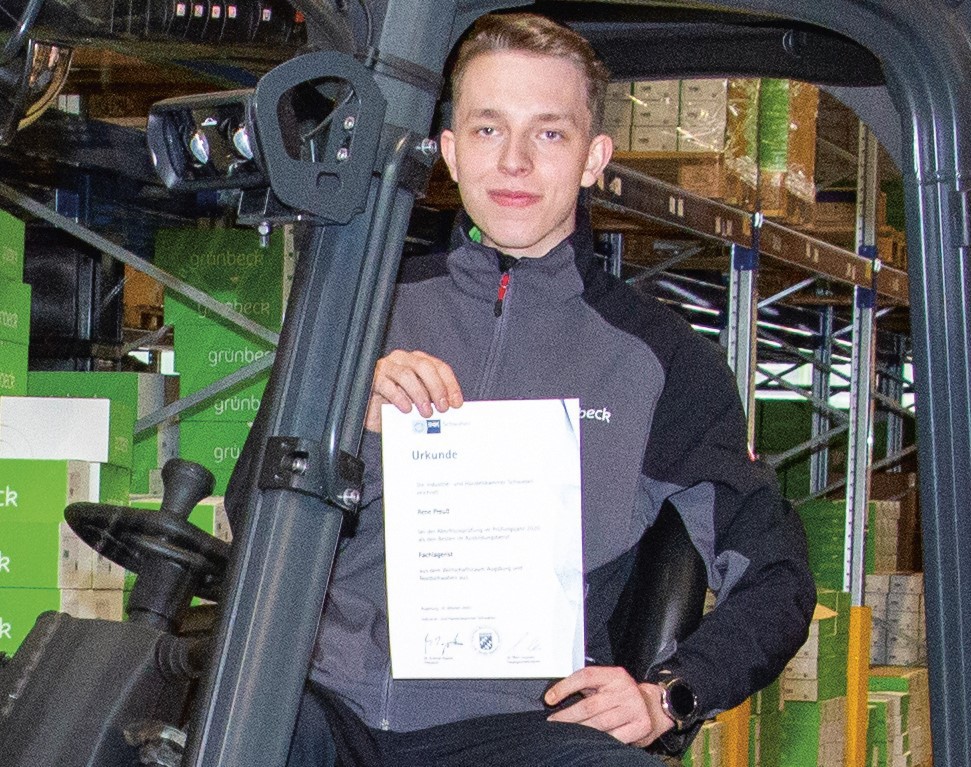 Auch Azubi René Preuß hat eine Auszeichnung erhalten. Foto: Grünbeck