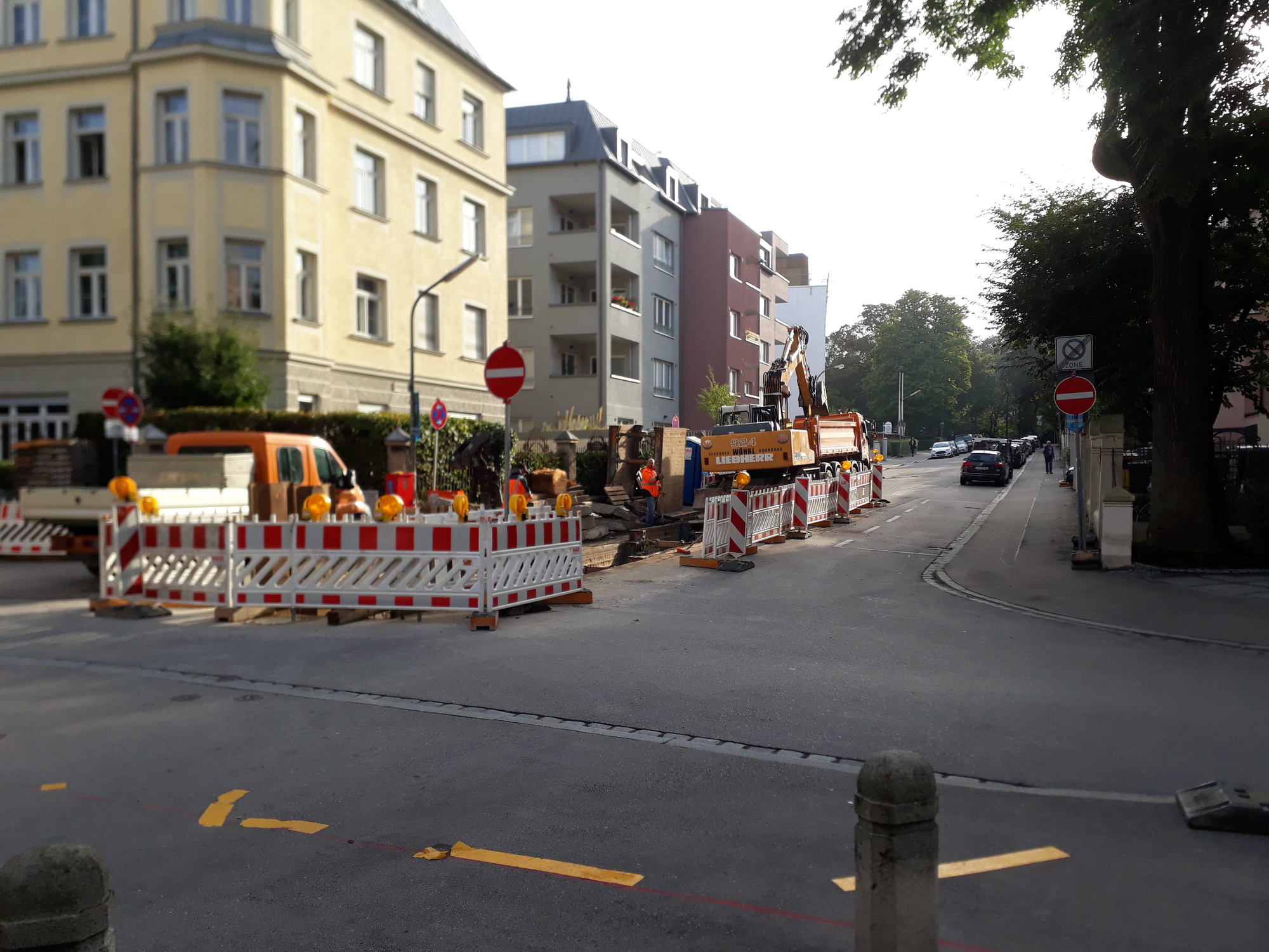 Symbolbild. In Augsburg startet eine neue Baustelle. Mit Verkehrsbehinderungen muss gerechnet werden. Foto: Michael Ermark / B4B WIRTSCHAFTSLEBEN SCHWABEN
