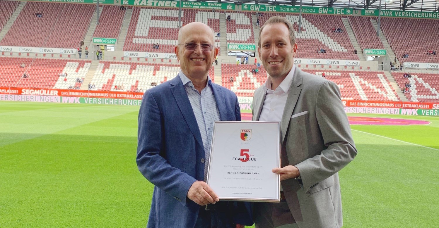 Bernd Siegmund, Geschäftsführer Bernd Siegmund GmbH und Michael Ströll, Geschäftsführer FC Augsburg. Foto: Bernd Siegmund GmbH