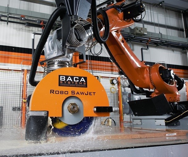 Der neue Roboter von Kuka für Baca. Foto: Baca Systems