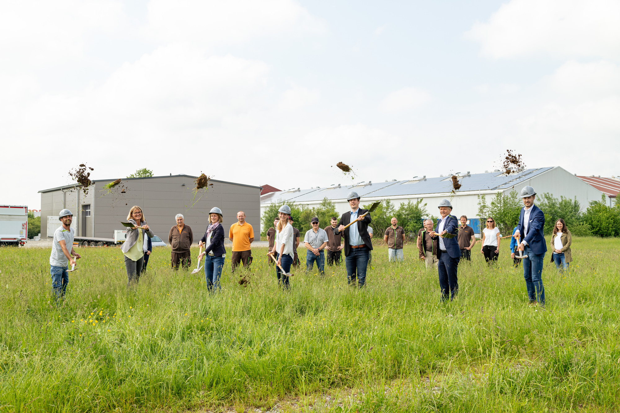 Der erste Spatenstich für den Neubau der Buhmann GmbH ist gesetzt. Foto: Kuhn Bau GmbH
