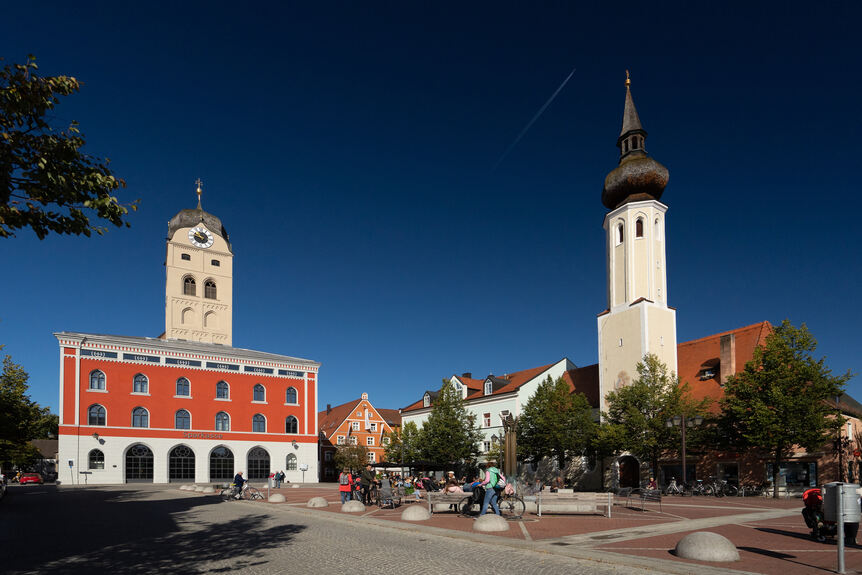 Stadt und Landkreis Erding Erholungsoase nahe München B4B WIRTSCHAFTSLEBEN SCHWABEN EXKLUSIV Stadt und Landkreis Erding Erholungsoase nahe München B4B WIRTSCHAFTSLEBEN SCHWABEN EXKLUSIV
