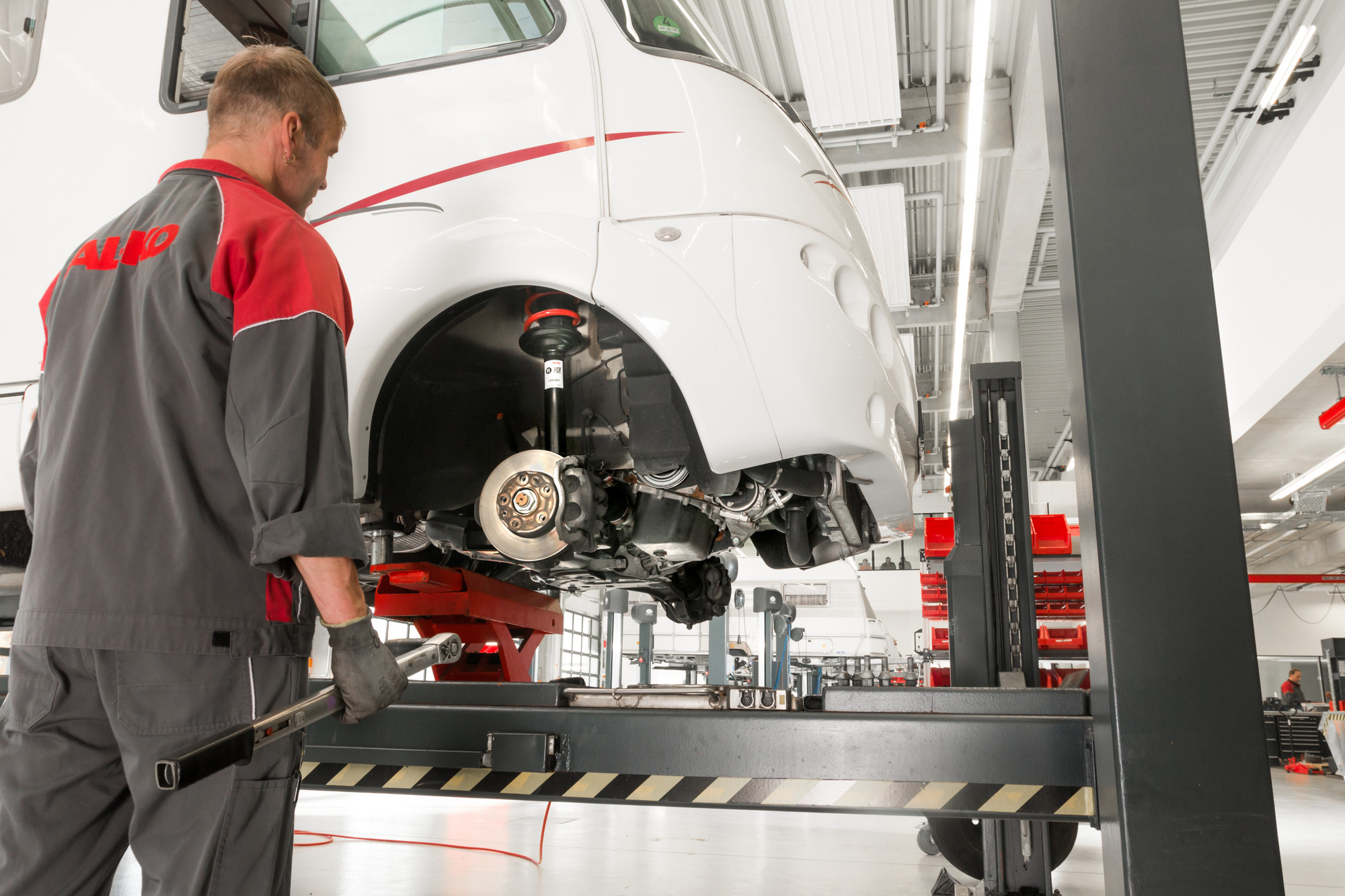 Über 3.800 Mitarbeitende sind weltweit an über vierzig Standorten für die AL-KO Vehicle Technology Group im Einsatz. Foto: AL-KO