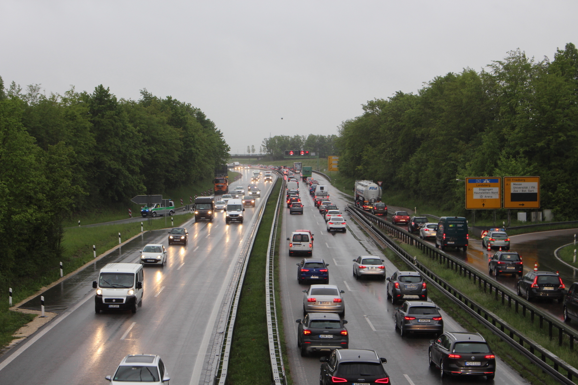 Die Bundesstraße B17 in Augsburg muss vorübergehend in einem Teilbereich gesperrt werden. B4BWIRTSCHAFTSLEBEN SCHWABEN