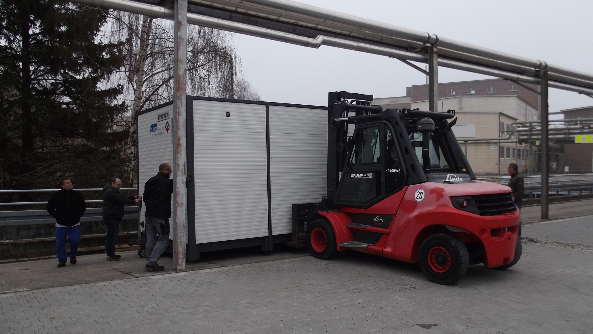 Milimetergenaue Arbeit am Standort Bobingen. Foto: S.I.S. Group.