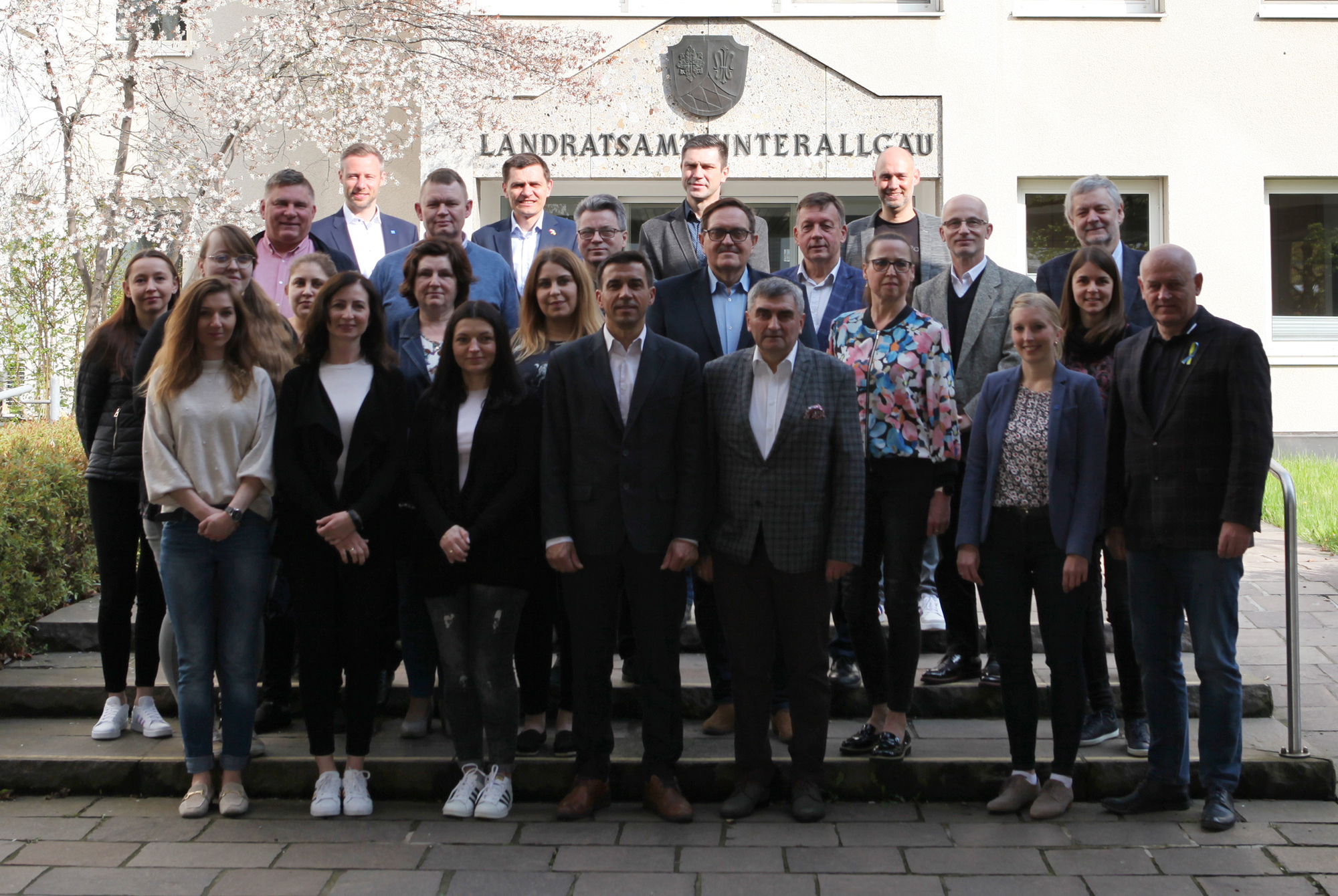 Eine Delegation aus dem polnischen Partnerlandkreis Gostyń war zu Besuch im Unterallgäu und informierte sich über das Thema Klimaschutz. Foto: Eva Schlögl/Landratsamt Unterallgäu