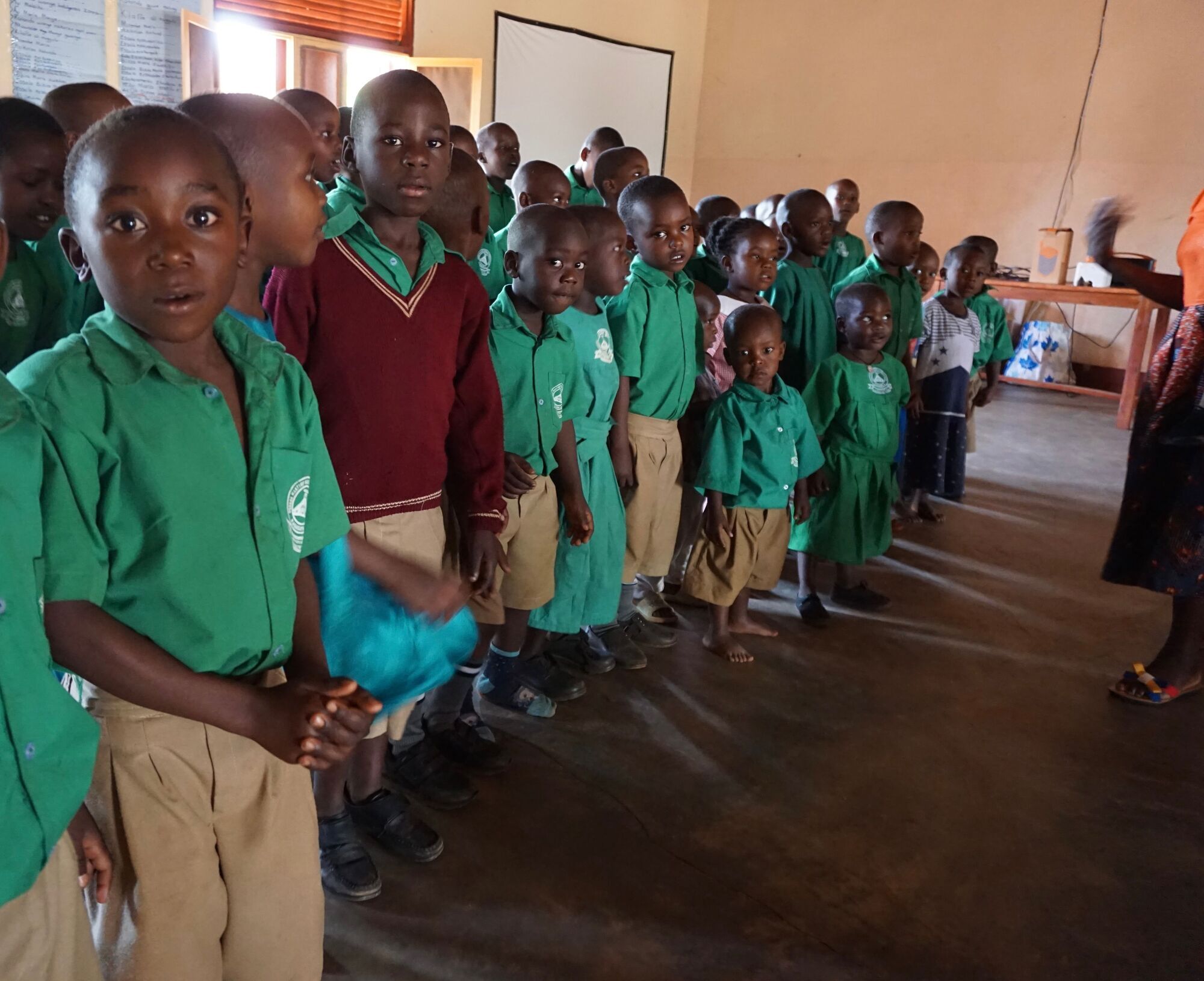 Die Kinder und Jugendlichen in Kyankwanzi freuen sich wieder zur Schule gehen zu können. Bildquelle:Uganda-Freunde e.V.