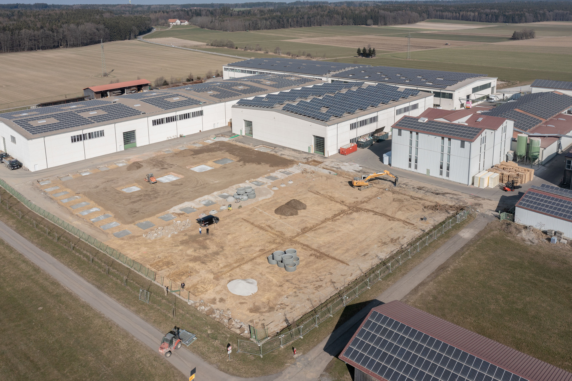 Drei Millionen Euro investieren die Joma Dämmstoffwerke in den Neubau von Lager- und Produktionsflächen in Holzgünz. Foto: Joma Dämmstoffwerk GmbH.
