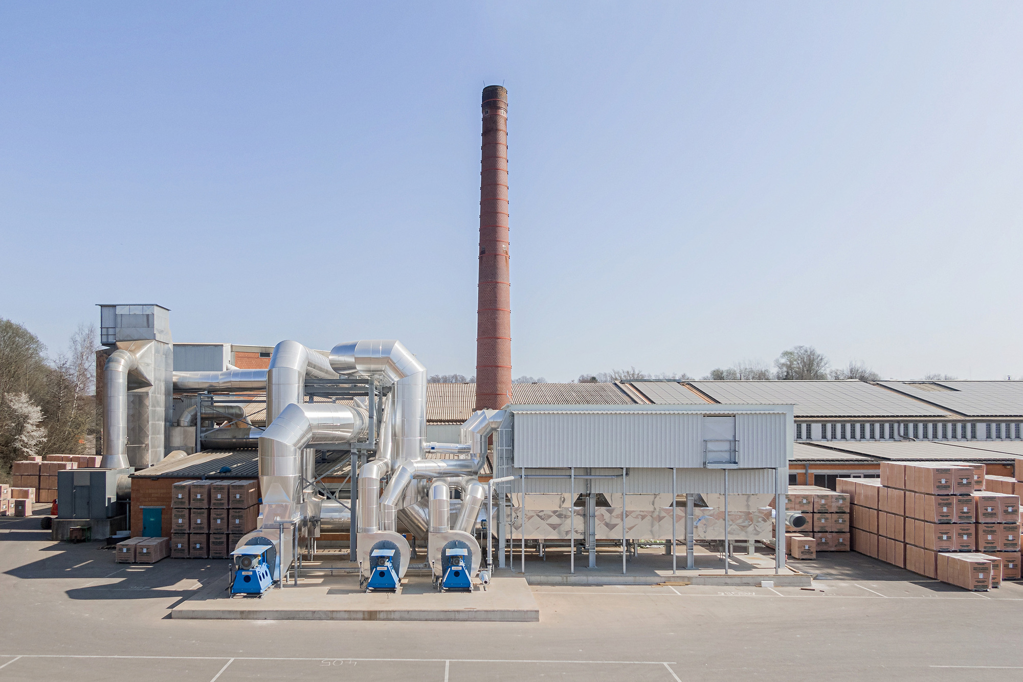 Das Ziegelwerk Bellenberg hat rund 1,6 Millionen Euro in eine neue Rauchgasreinigungsanlage investiert. Foto: tdx/Ziegelwerk Bellenberg/Gerd Schaller