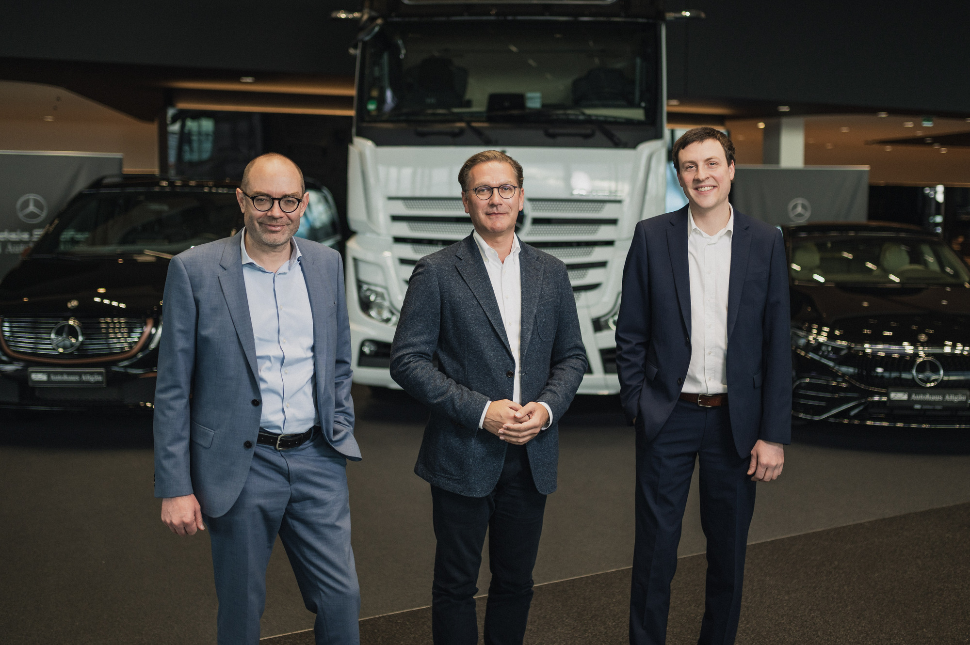 Das Führungsteam der Autohäuser bestehend aus Peter Schäfer, Richard Stadler und Johannes Medele. Bild: Simon Schneider, Sonthofen.