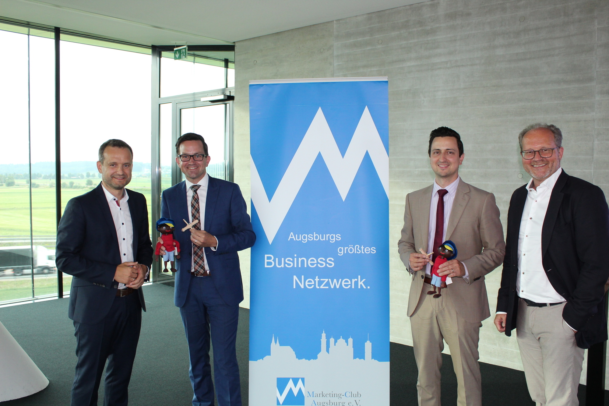 Von links: Mathias Schmid, Robert Sauter, Philipp Baumeister und Florian Möckel. Foto: Michael Ermark / B4BSCHWABEN.de