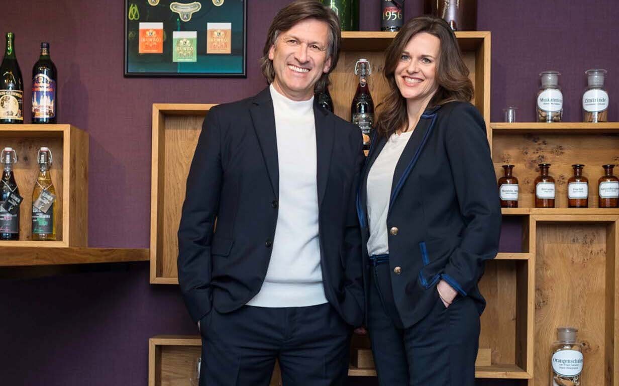 Archivbild. Jürgen und Natalie Kunzmann, die Geschäftsführer der Weinkellerei Kunzmann. Bild: KD Busch/compamedia.