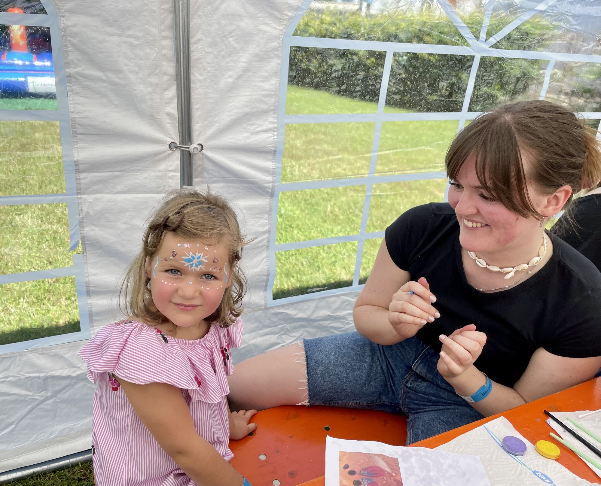 Für große Freude sorgte das Kinderschminken beim Familientag von Berger.