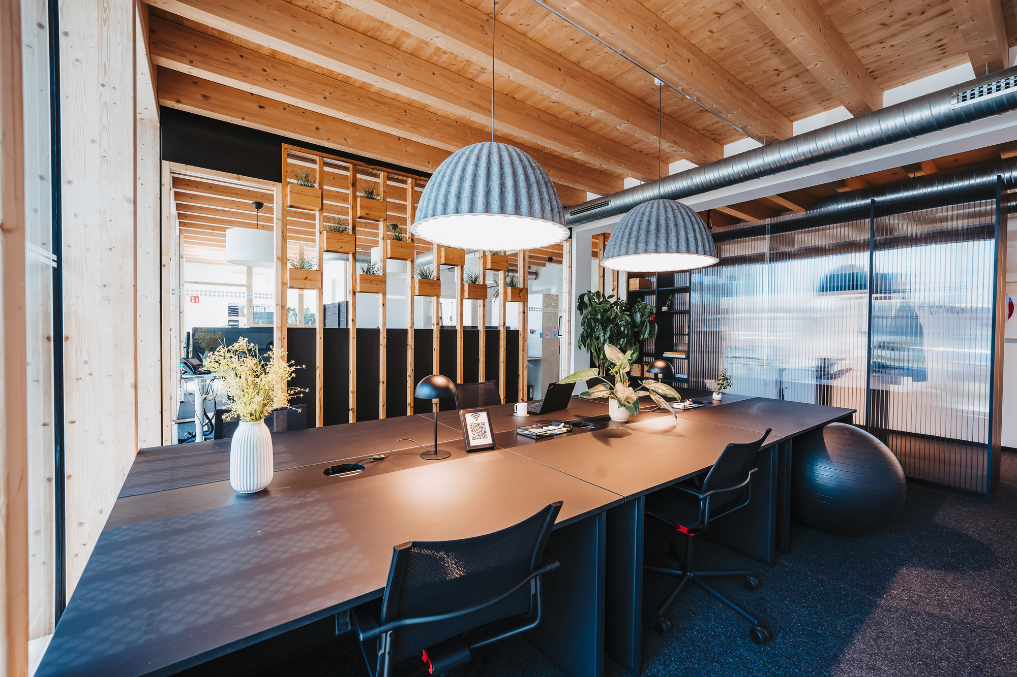 Die Möbel im neuen Co-Working-Space können recycelt werden.