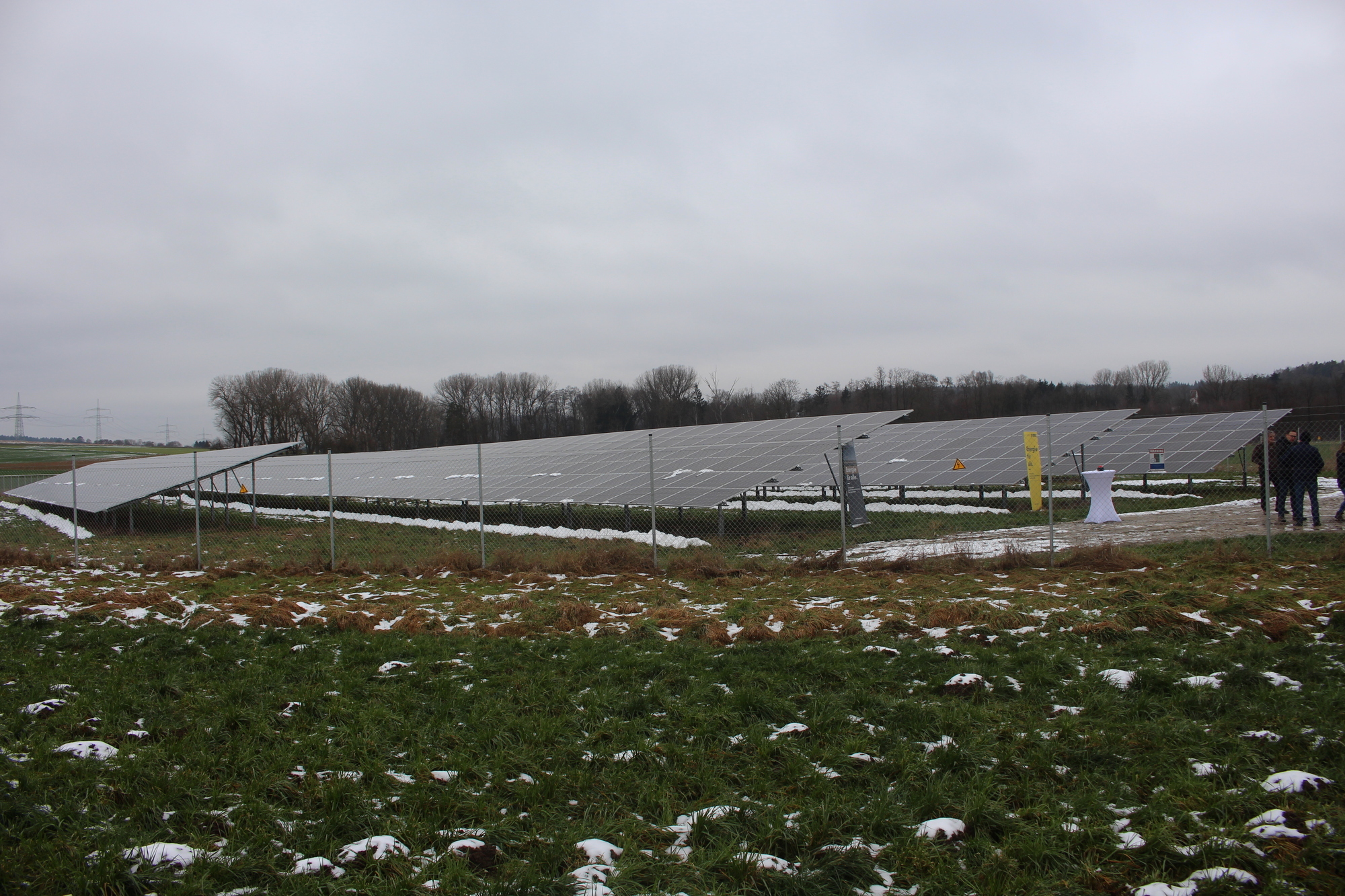 Diese Solarplatten sollen in Pichl ganze 3,2 Millionen Kilowattstunden Strom im Jahr erzeugen. Foto: B4BSCHWABEN.de