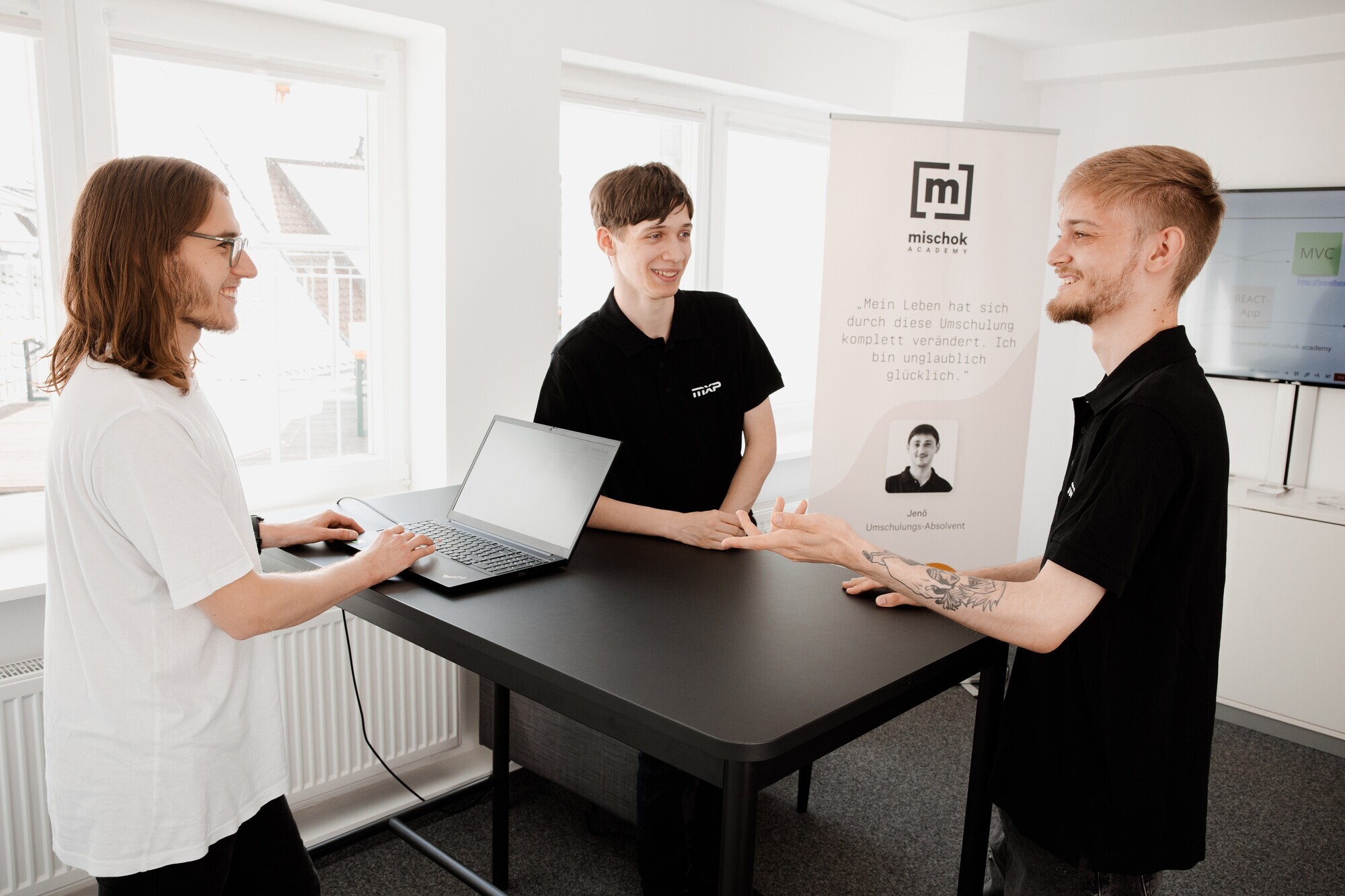Im Rahmen der neuen Kooperation soll die Ausbildung im IT-Bereich gefördert werden. Foto: Kf business