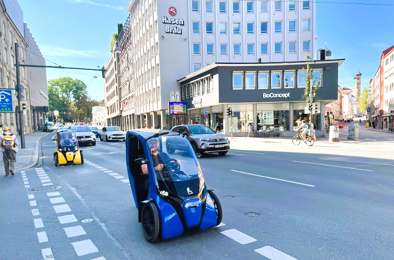 Stadtverwaltung testet den City Hopper im Straßenverkehr. Foto: Hopper
