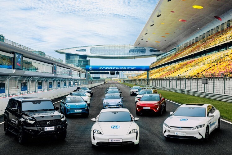 Mit seinen Testfahrzeugen zeigte ZF auf den Next Generation Mobility Days in Shanghai den Kunden und Medienvertretern aus Asien
