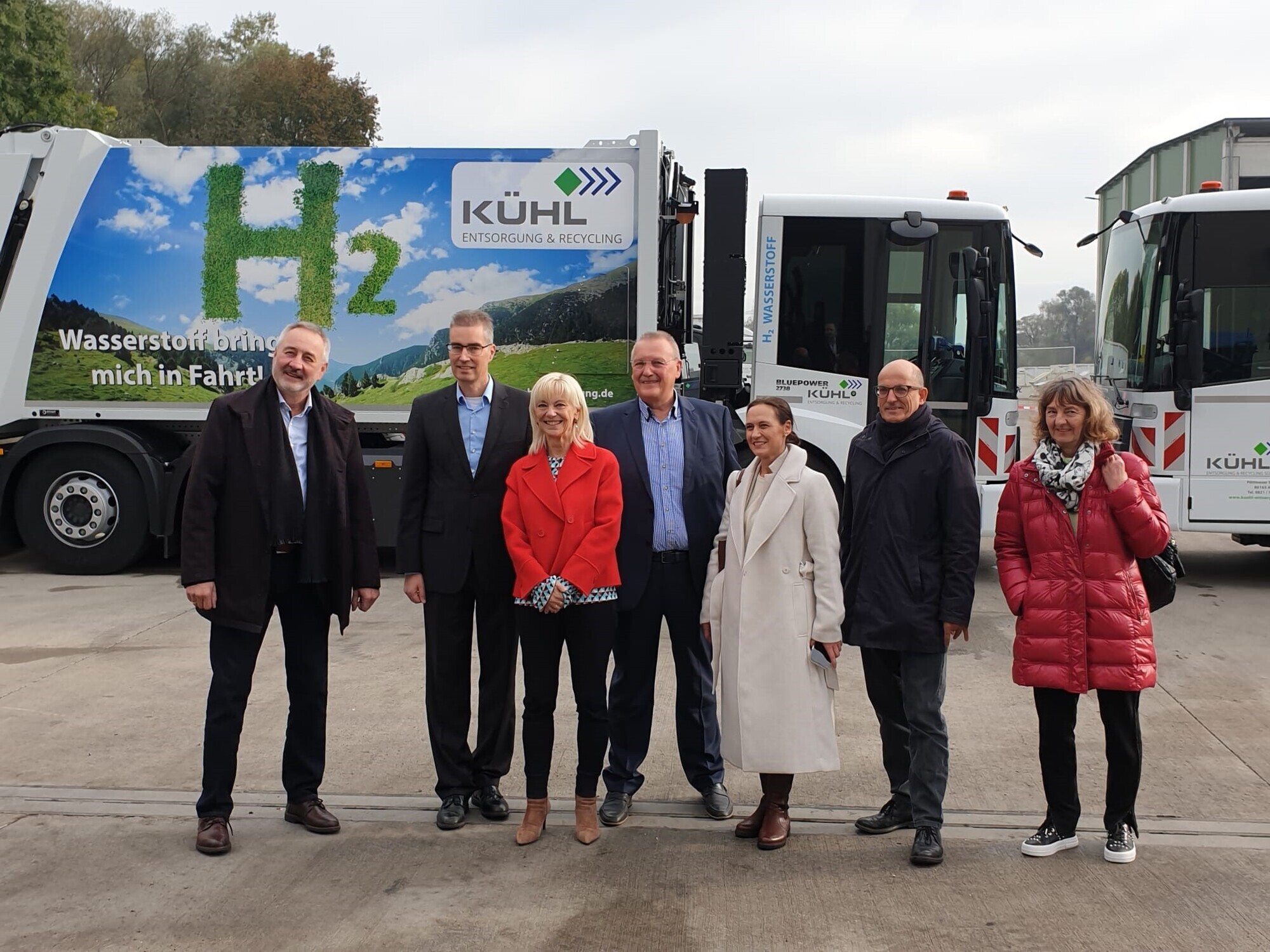 Die Kühl Entsorgung und Recycling Süd GmbH präsentiert ihr neues Müllauto. Foto: Kühl Entsorgung & Recycling Süd GmbH