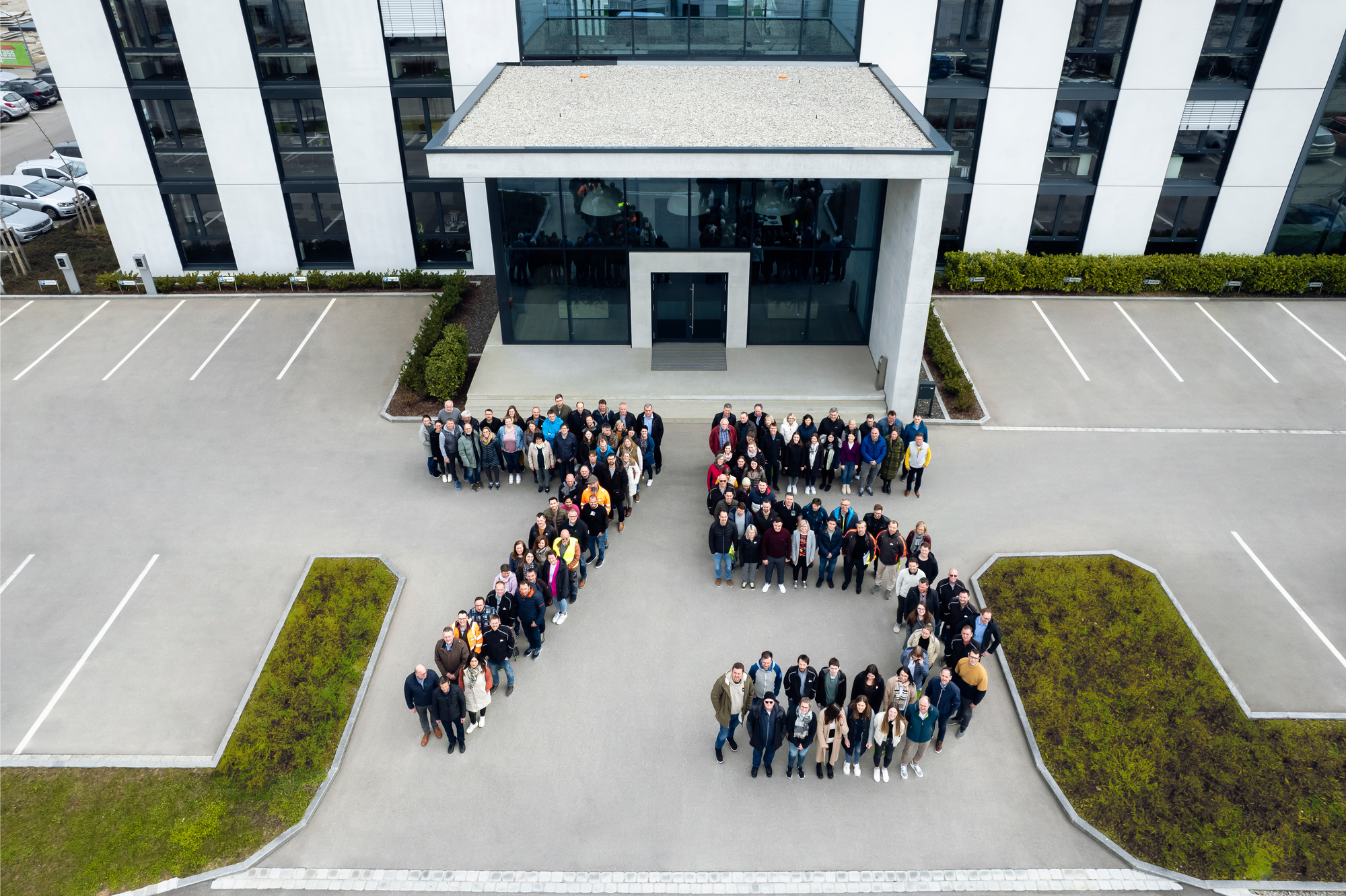 75 Jahre Firmenjubiläum – 2023 wurde gemeinsam mit Mitarbeitenden und deren Familien sowie Ehemaligen gefeiert. Bild: Glass GmbH