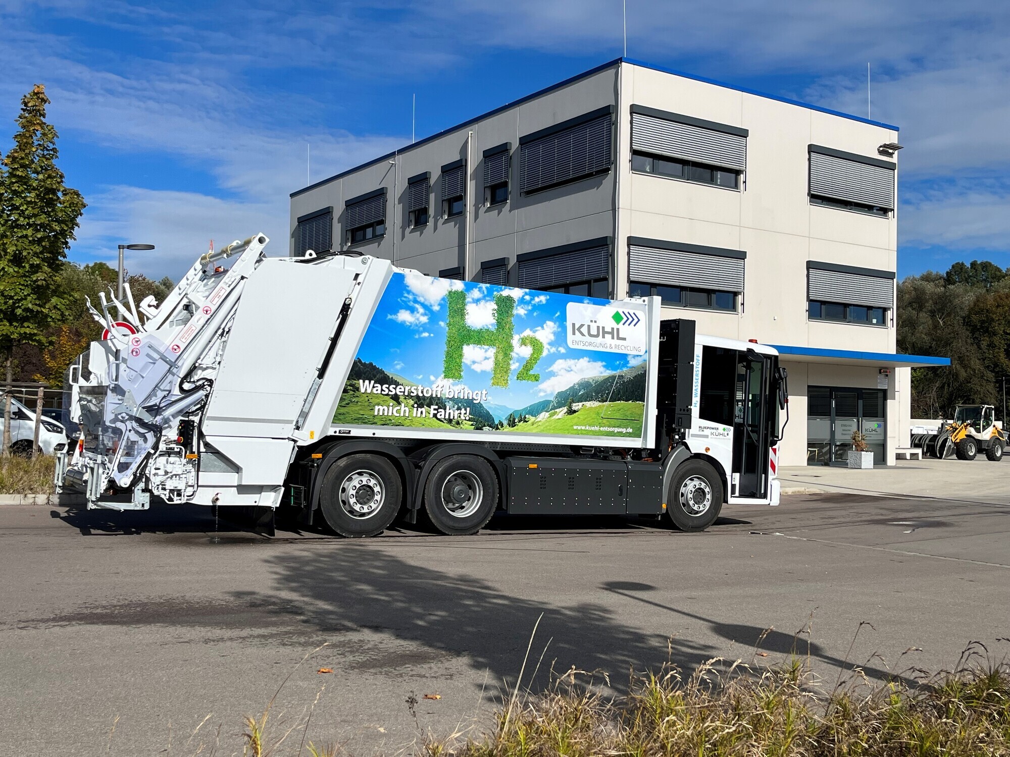 Eines der beiden wasserstoffbetriebenen Abfall-Sammelfahrzeuge von Kühl. Bild: Kühl Entsorgung & Recycling Süd GmbH