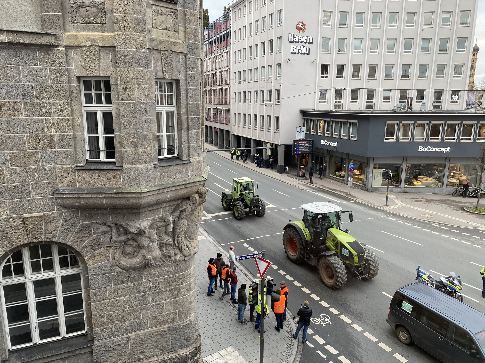 Archivbild. Landwirte protestieren in Augsburg gegen die Steuerpläne der Ampel-Regierung. Foto: Thomas Koristka / B4BSCHWABEN.de