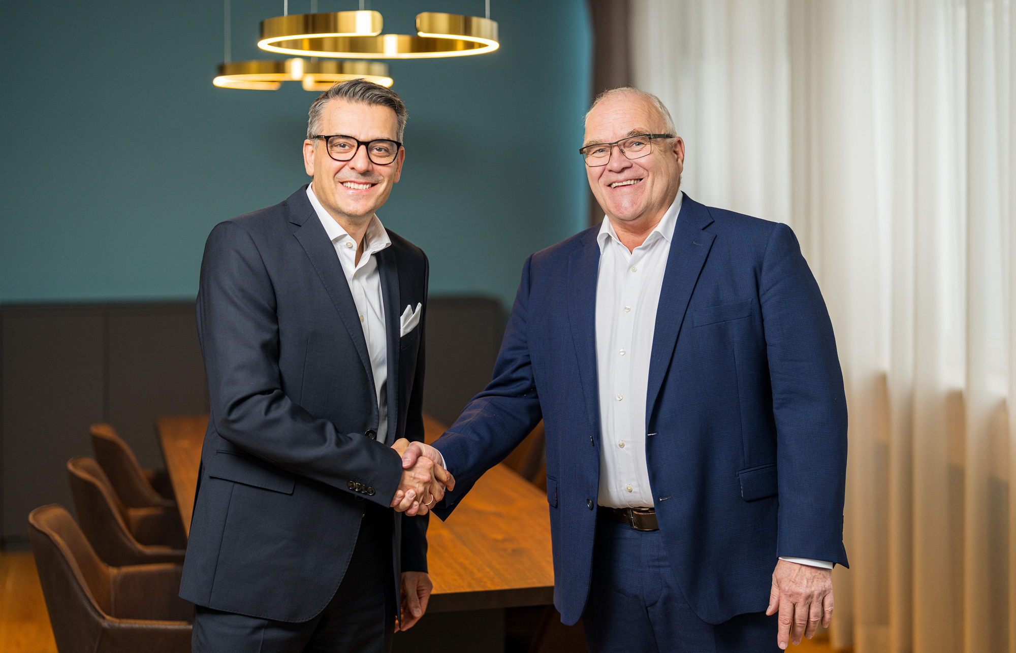 Von links: Oliver Dörre mit dem scheidenden Hensoldt-CEO Thomas Müller.