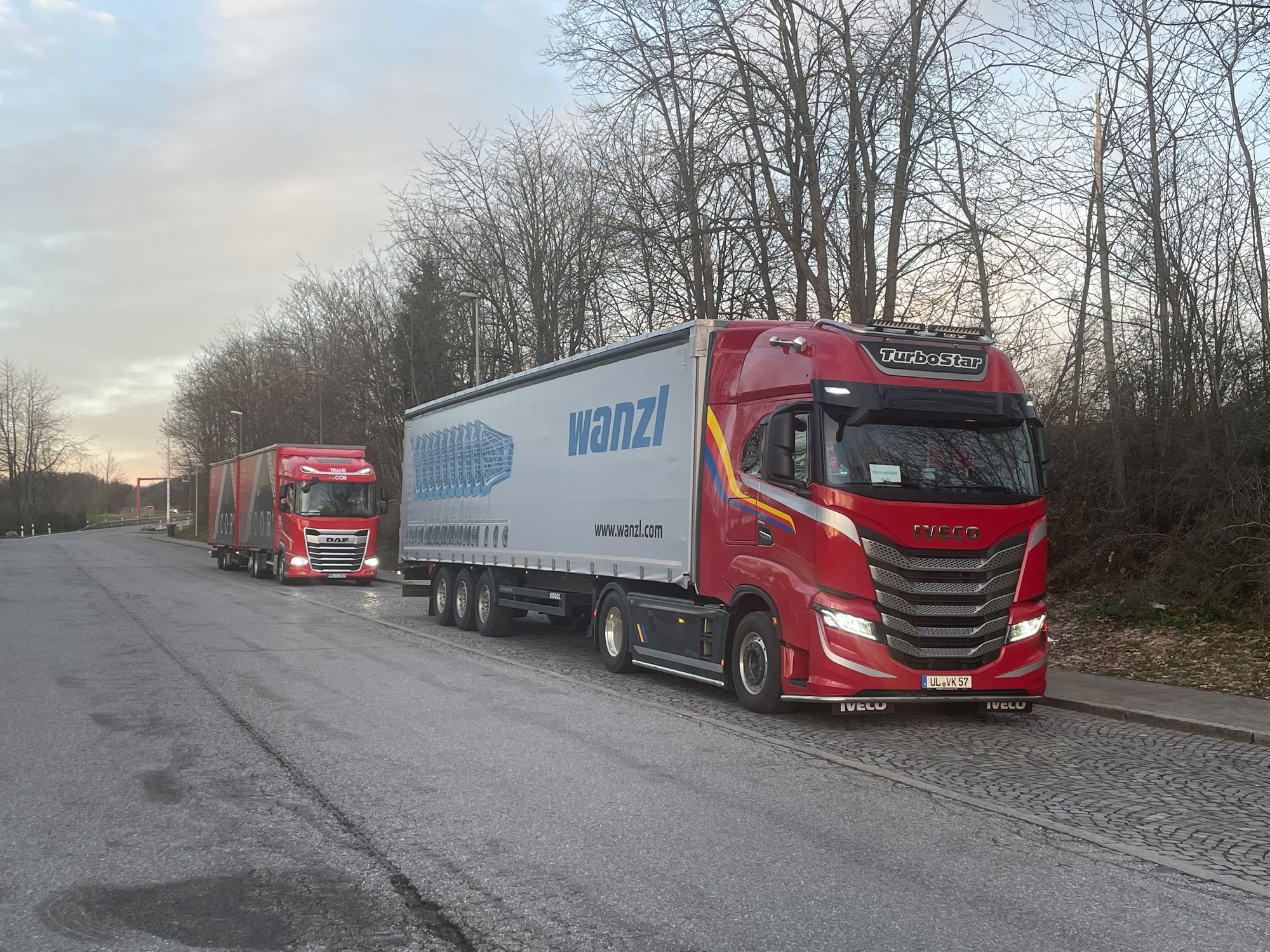 Dank vieler Helfer und Unterstützer ist eine ganze LKW-Ladung voller Lebensmittelpakete zusammengekommen, mit der sich Wanzl an