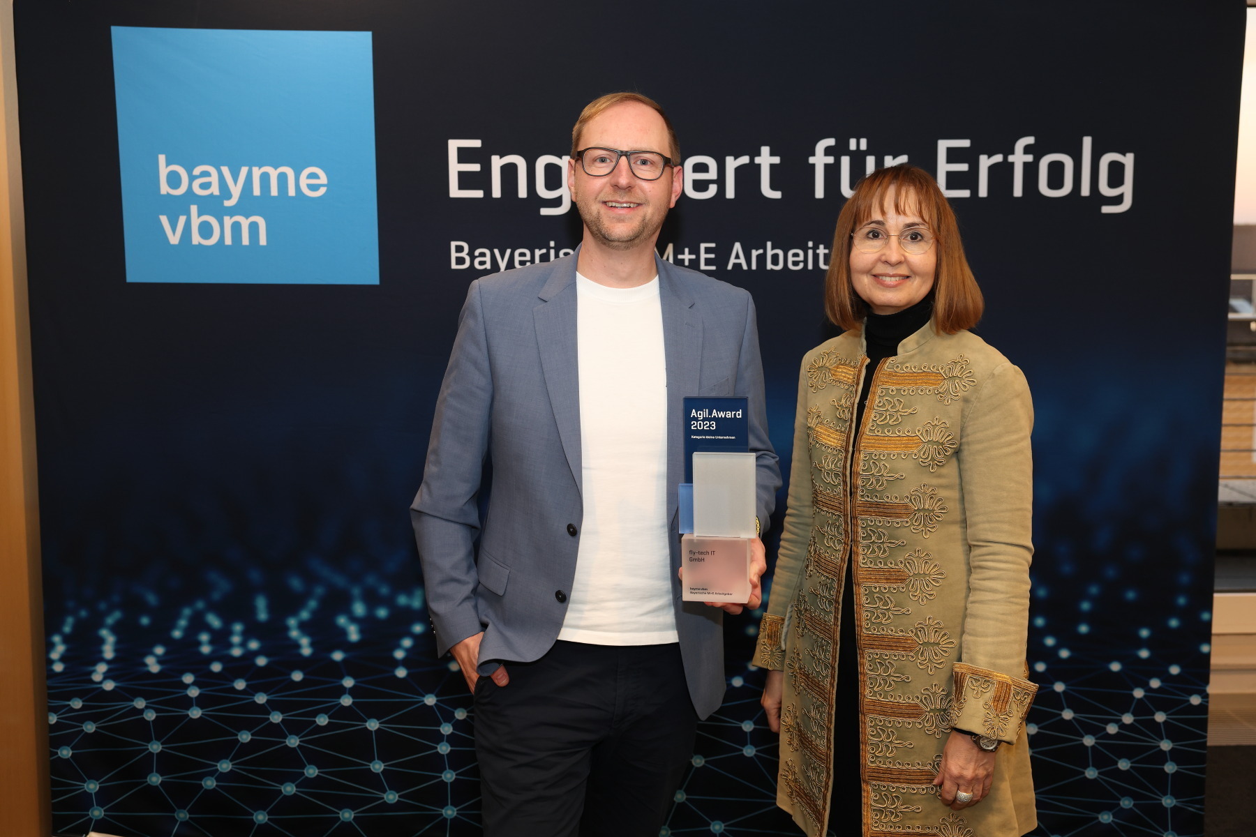 Tobias Wirth und Prof. Dr. Jutta Rump. Foto: fly-tech