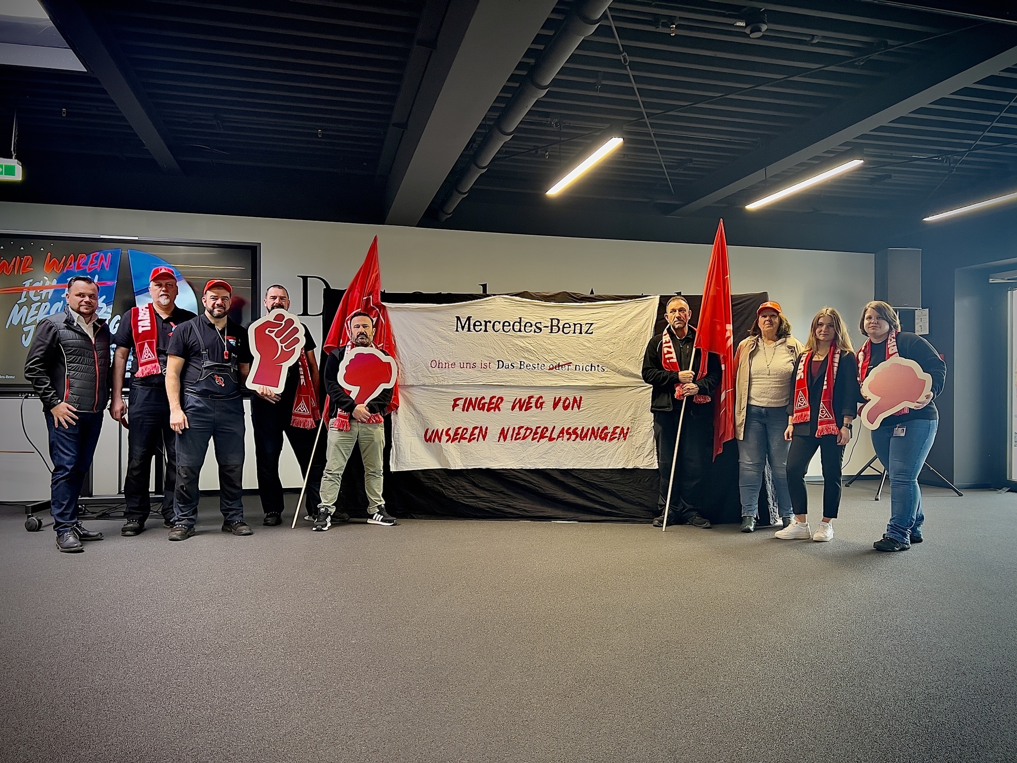 Betriebsrat und Belegschaft kämpfen gegen Vorstandsbeschluss zum möglichen Verkauf der konzerneigenen Niederlassungen. Foto: Mer