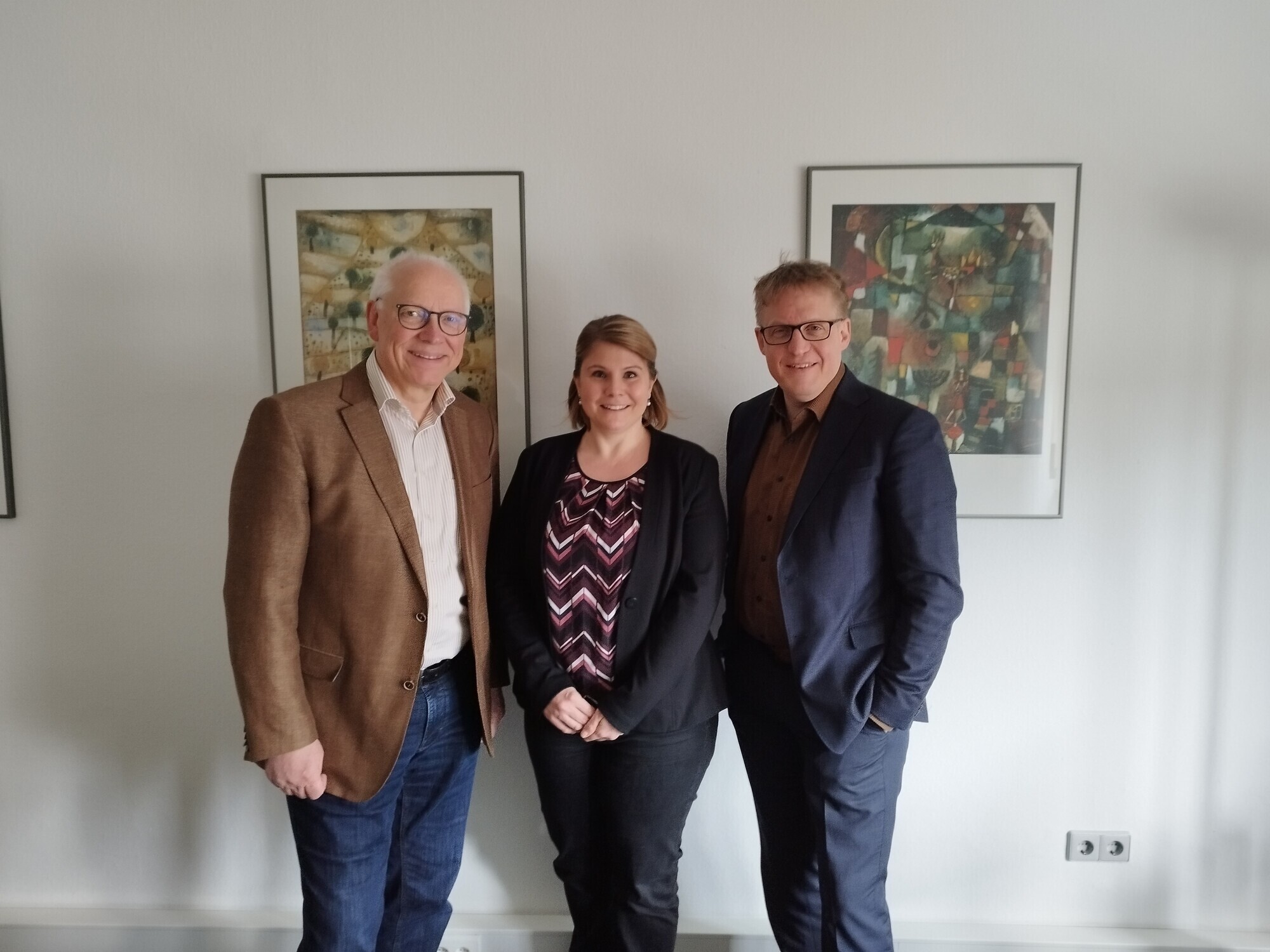 Jochen Aicham (links) und Jessica Uhl, ehemals Kanzlei Aicham aus Neu-Ulm, sowie Jörn Nagel, Partner bei HLB Augsburg Schwaben.B