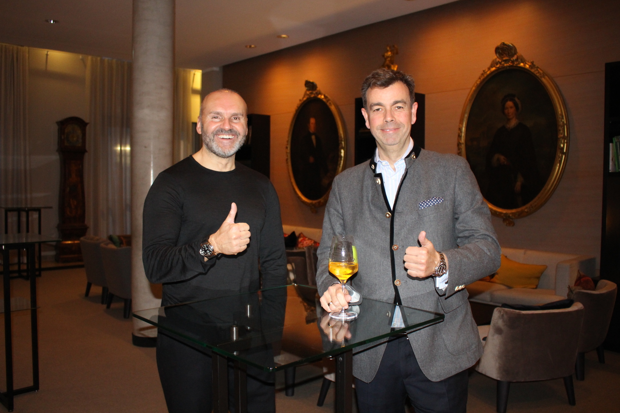 Die beiden Gastgeber des Abends: Christian Gebler (links) und Theodor Gandenheimer (rechts). Foto: Michael Arnold / B4BSCHWABEN.