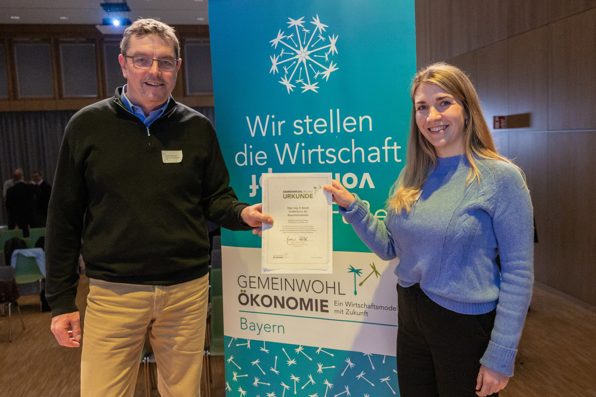 Geschäftsführender Gesellschafter Stefan Wiedemann und Assistentin der Geschäftsführung Madlen Nünke vom Bauunternehmen Bendl. F