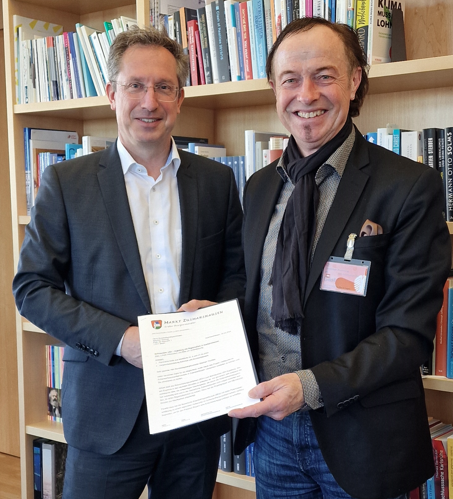 Von links: MdB Stephan Thomae mit Bürgermeister Bernhard Uhl. Foto: Markt Zusmarshausen