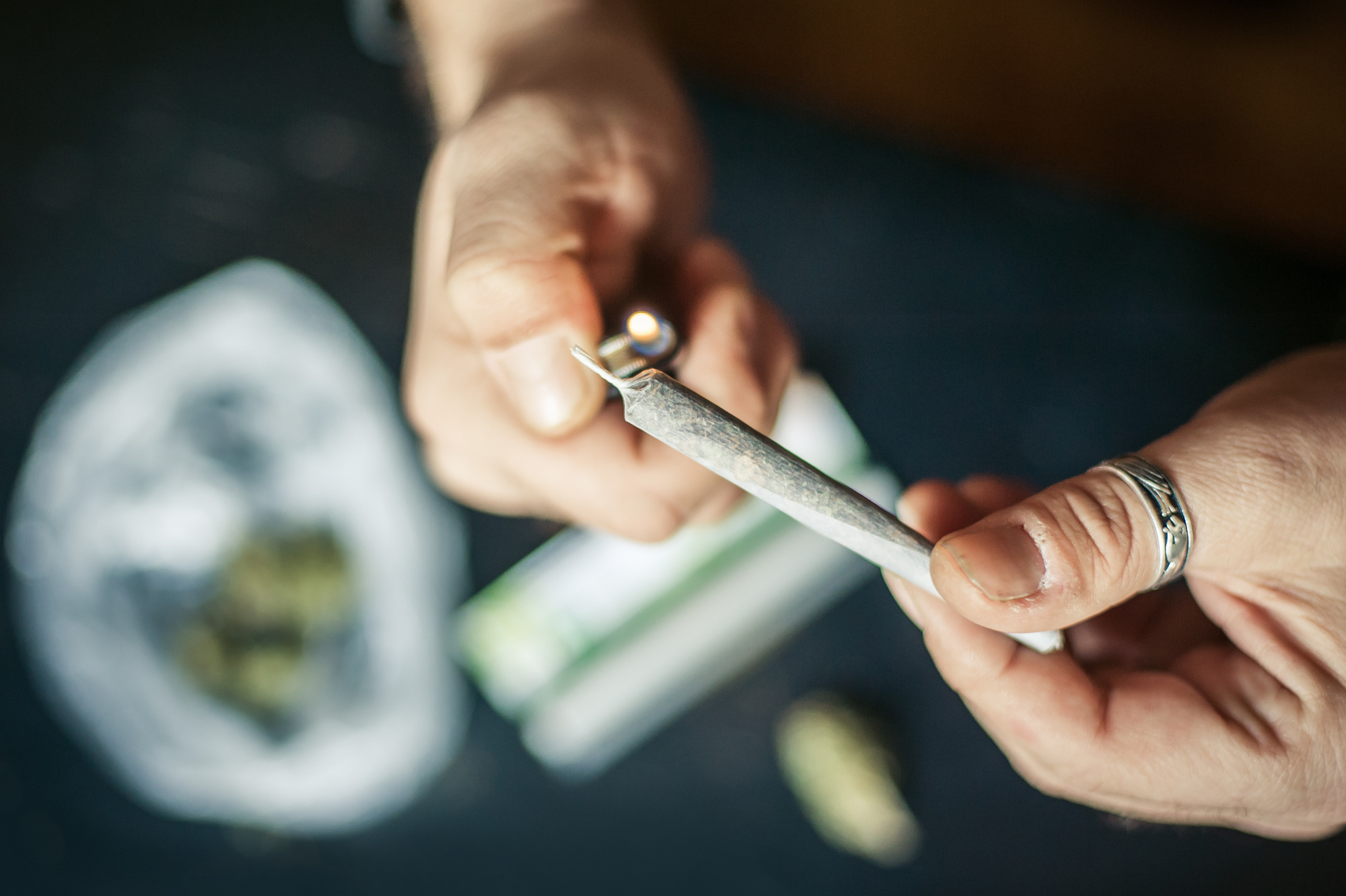 Cannabis am Arbeitsplatz: Was darf man, und was nicht? Foto: stock.adobe.com.