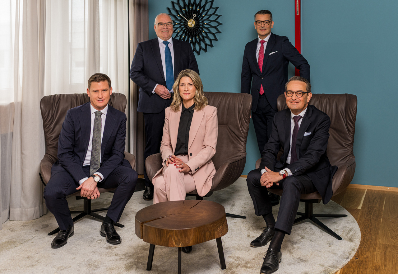 Der Hensoldt-Vorstand unter neuer Führung: Thomas Müller (hinten links) und der neue CEO Oliver Dörre (hinten rechts); (vordere