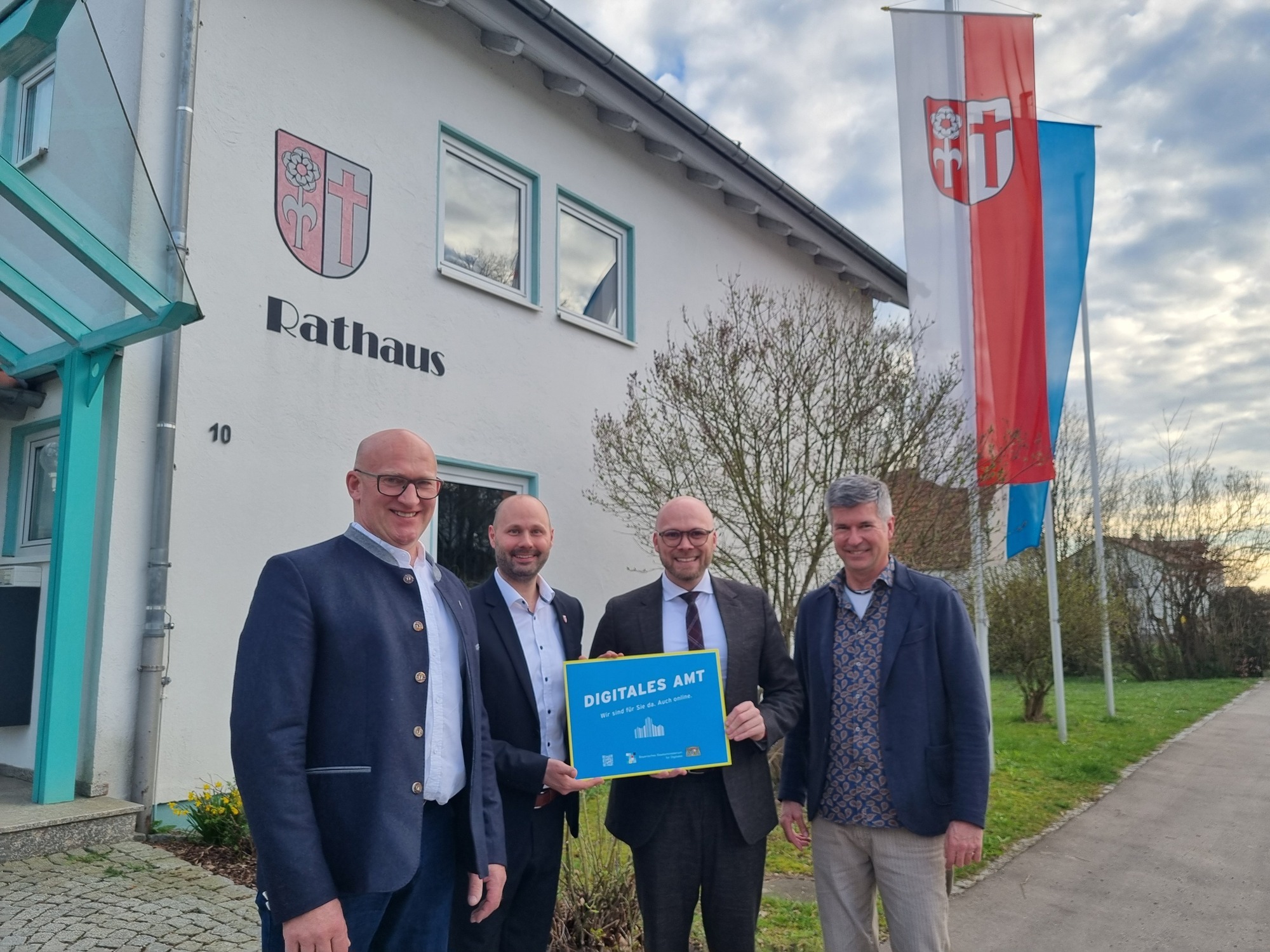 v.l. Anton Rittel, MdL; Andreas Weißenbrunner, Bürgermeister Kutzenhausen; Dr. Fabian Mehring, Bayerischer Staatsminister für Di