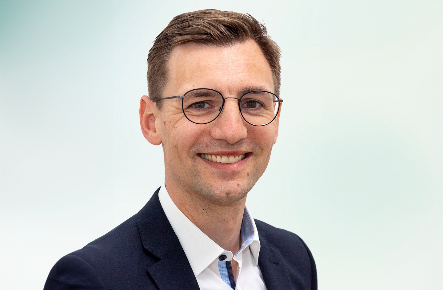 Christian Endraß ist seit 1. April 2024 für den Gesamtvertrieb des Höchstädter Wasseraufbereitungsunternehmens Grünbeck verantwo
