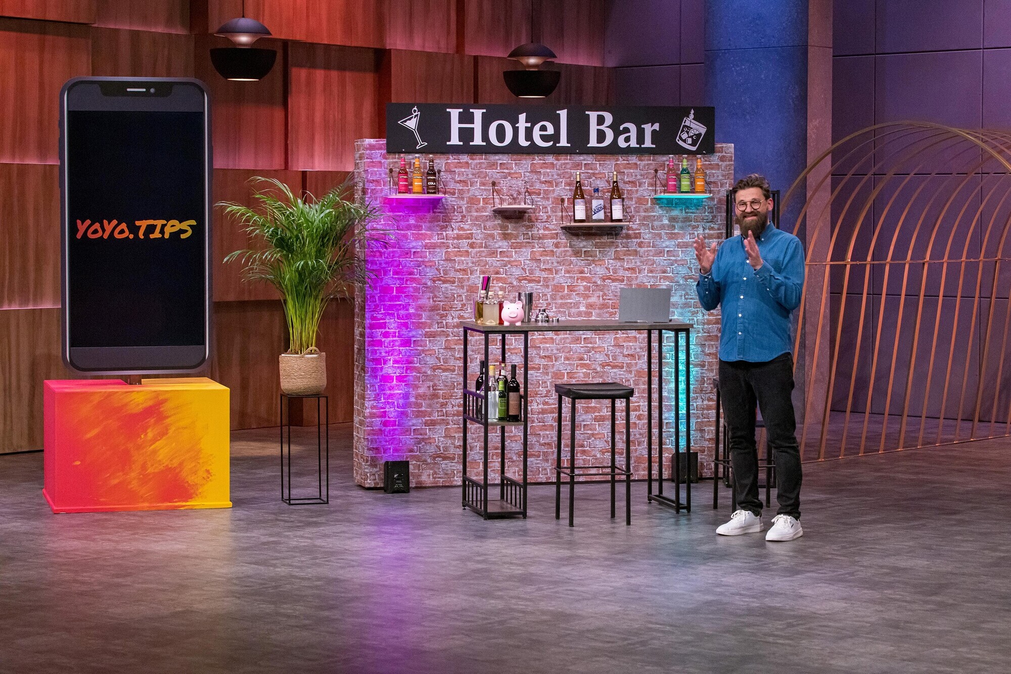Joachim Sedlmeir sucht „Die Höhle der Löwen“ Investoren für seine Plattform „YoYo.Tips“. Foto: RTL/Bernd-Michael Maurer