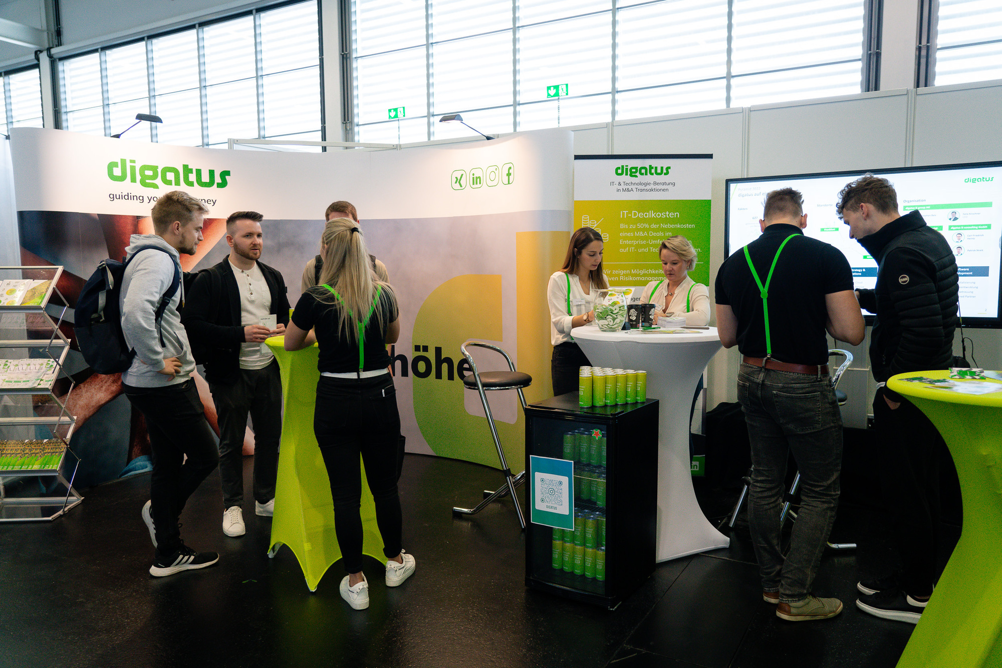 Der Kontakt zwischen Unternehmen und Studierenden steht im Mittelpunkt der Firmenkontaktmesse Pyramid. Sie findet am 8. Mai 2024