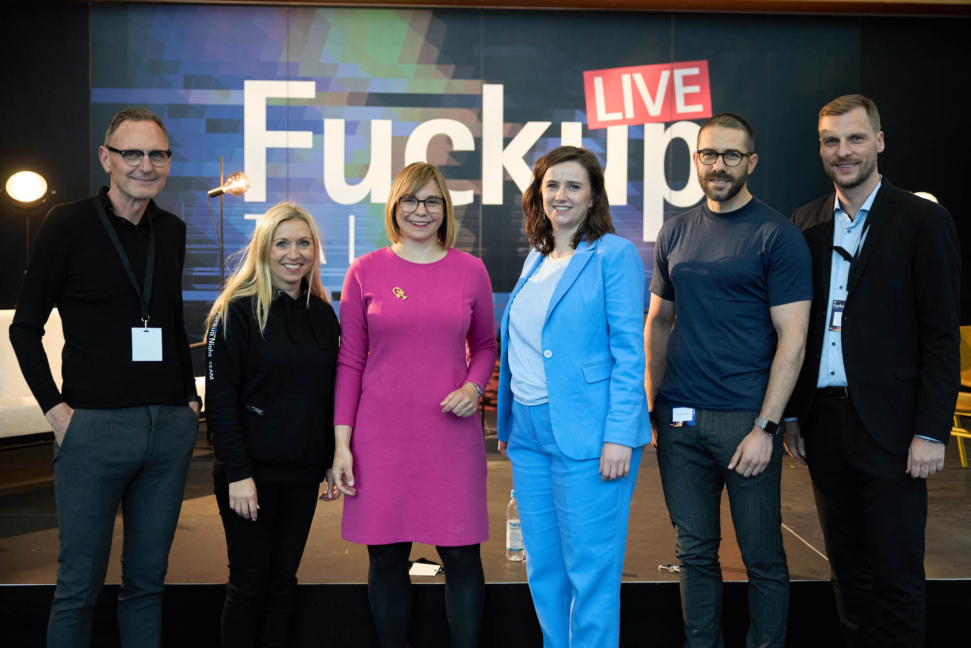 Der 2. Fuckup Talk Live bei der IHK Schwaben: Rudolf Franz, Heide Becker, Lena Jakat (Moderation), Lisa Figas, Raimund Seibold, Gero Gode. Foto: IHK Schwaben
