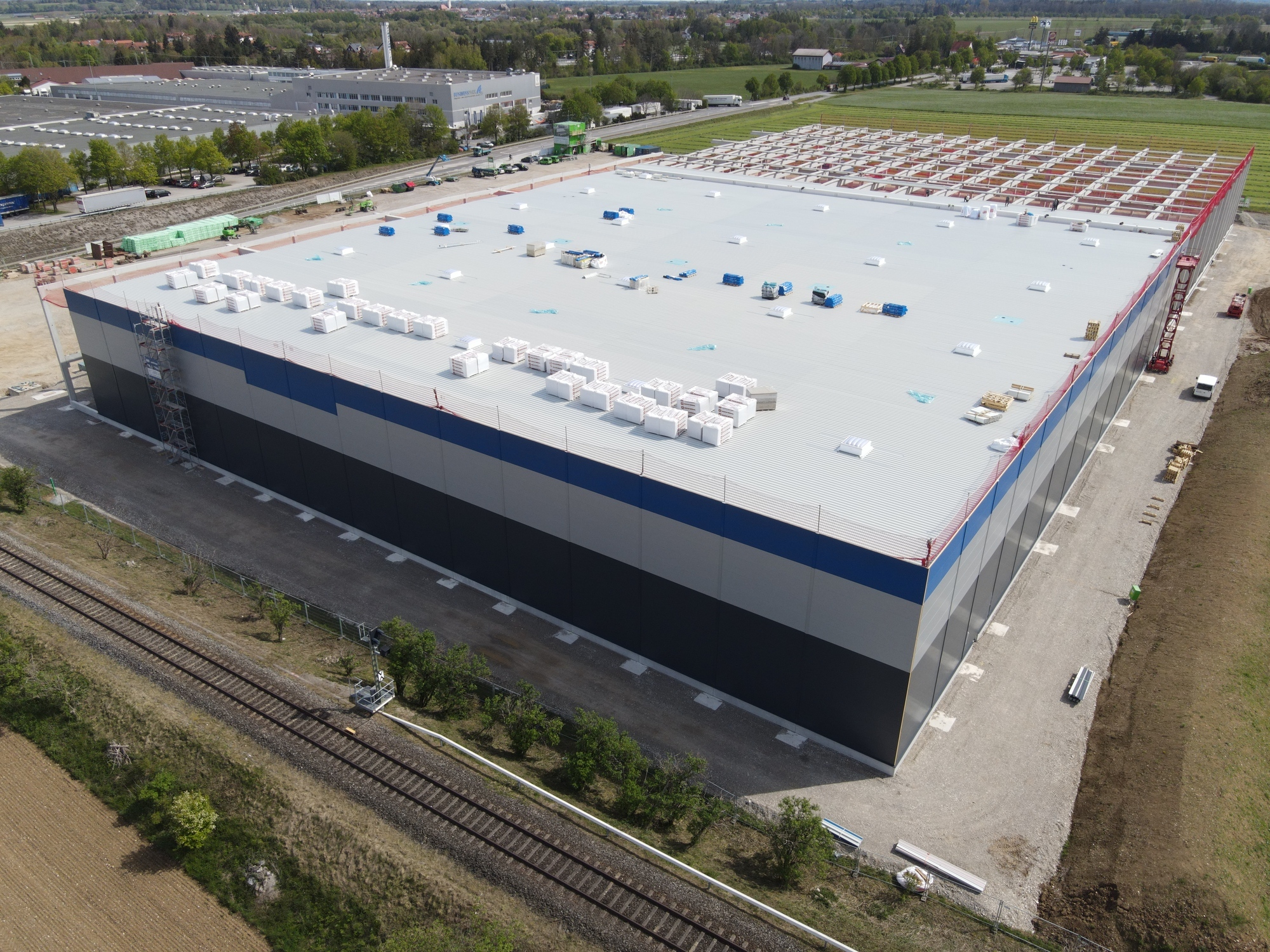 So wird das neue Logistikzentrum aussehen. Quelle: Finsterwalder