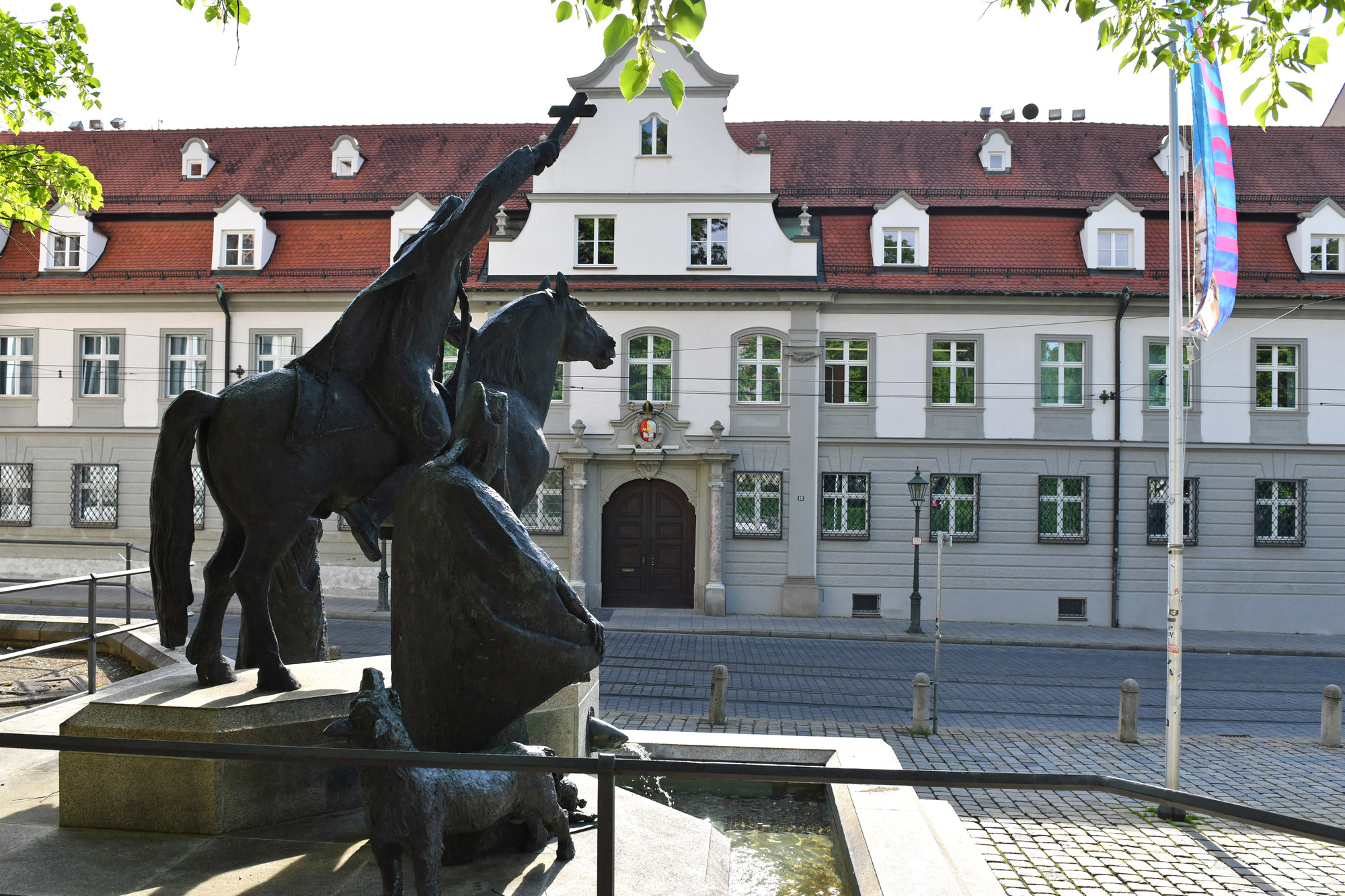 Bei der Sanierung des Bischofshauses in Augsburg galt die Maxime „Bestandssubstanz maximal belassen und nur Notwendiges erneuern
