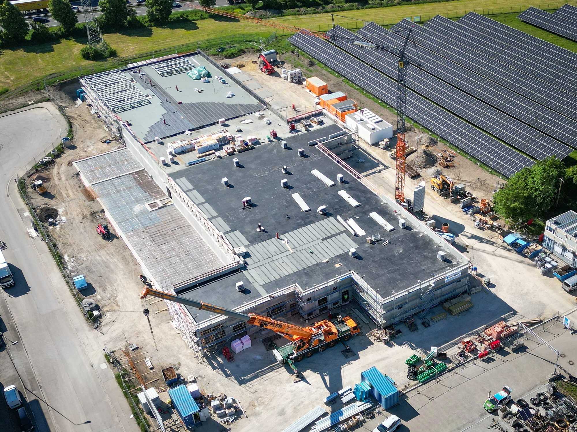 LEW TelNet und Goldbeck feiern Richtfest für nachhaltiges Rechenzentrum in Augsburg. Foto: LEW