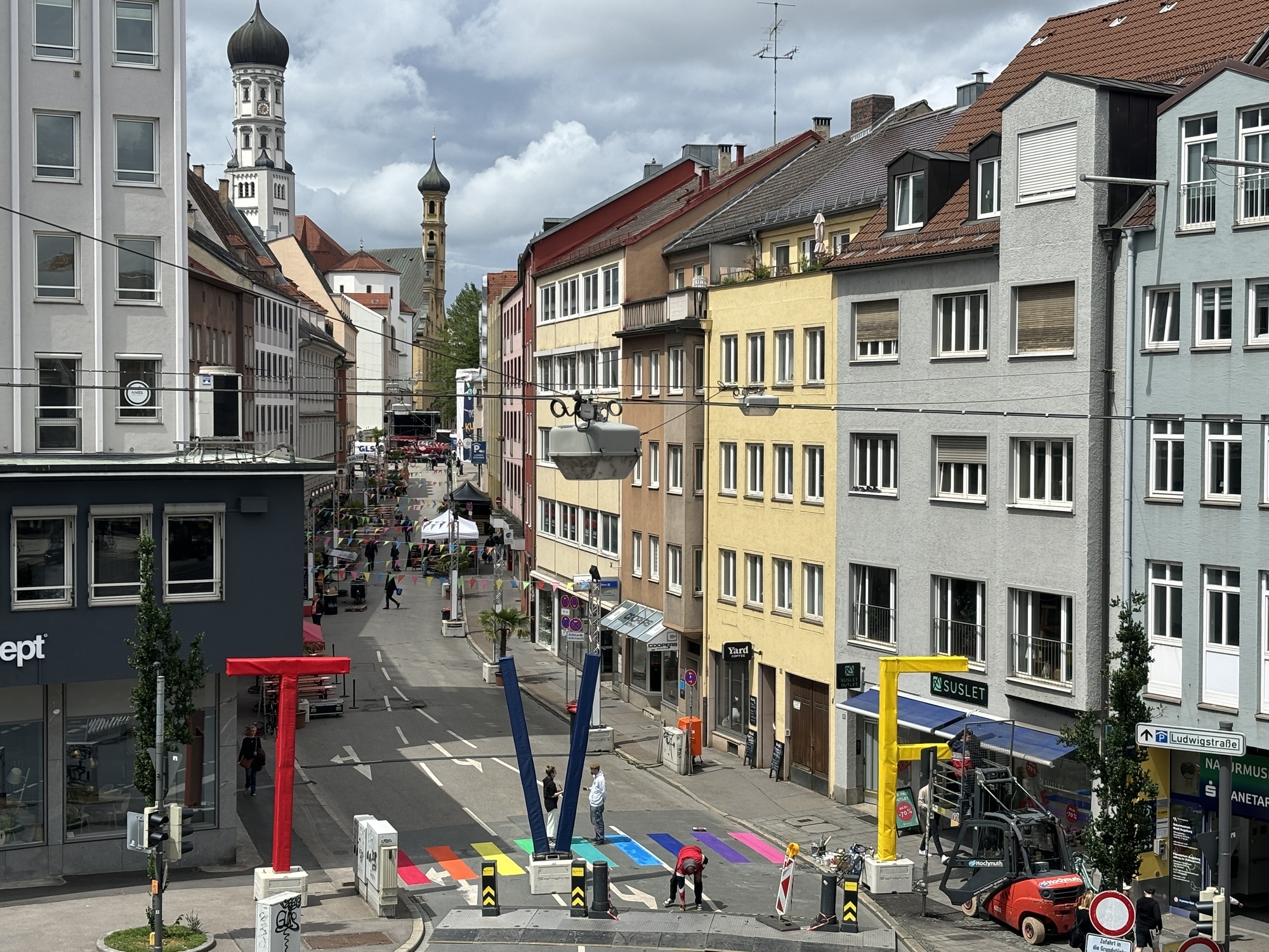 Das Fest fand am 24. und 25. Mai rund um die Großbaustelle des Staatstheaters in der Ludwigstraße, Theaterstraße und am Fronhof statt. Foto: B4BSCHWABEN.de
