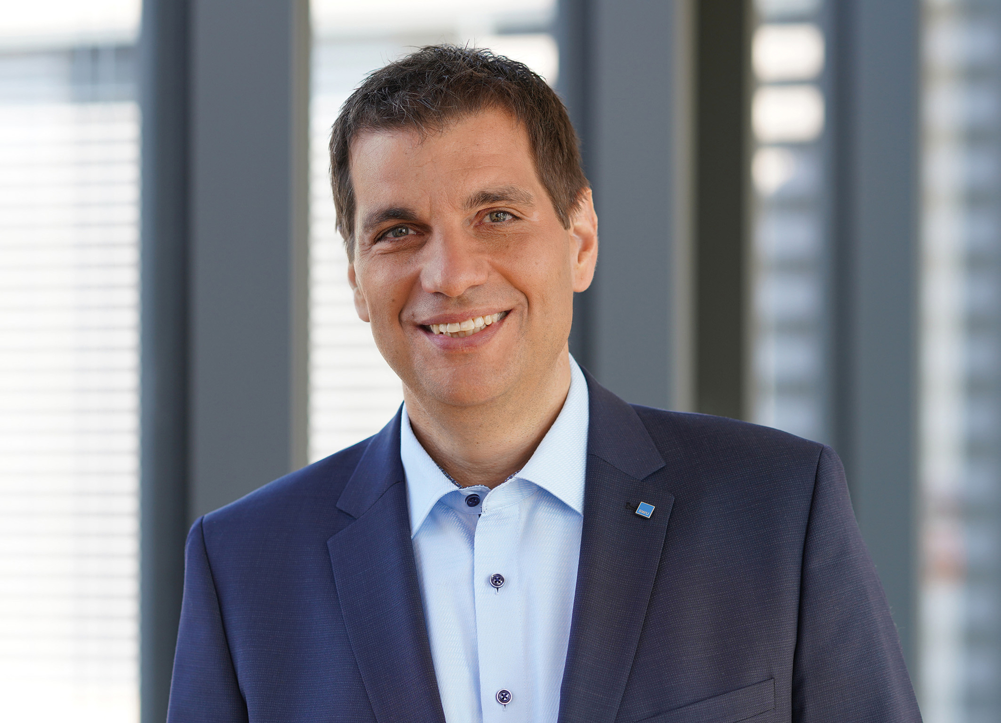Klaus Eder will die Herausforderungen der Mobilitäts- und Energiewende in seinem verlängerten Amt als SWU-Geschäftsführer annehm