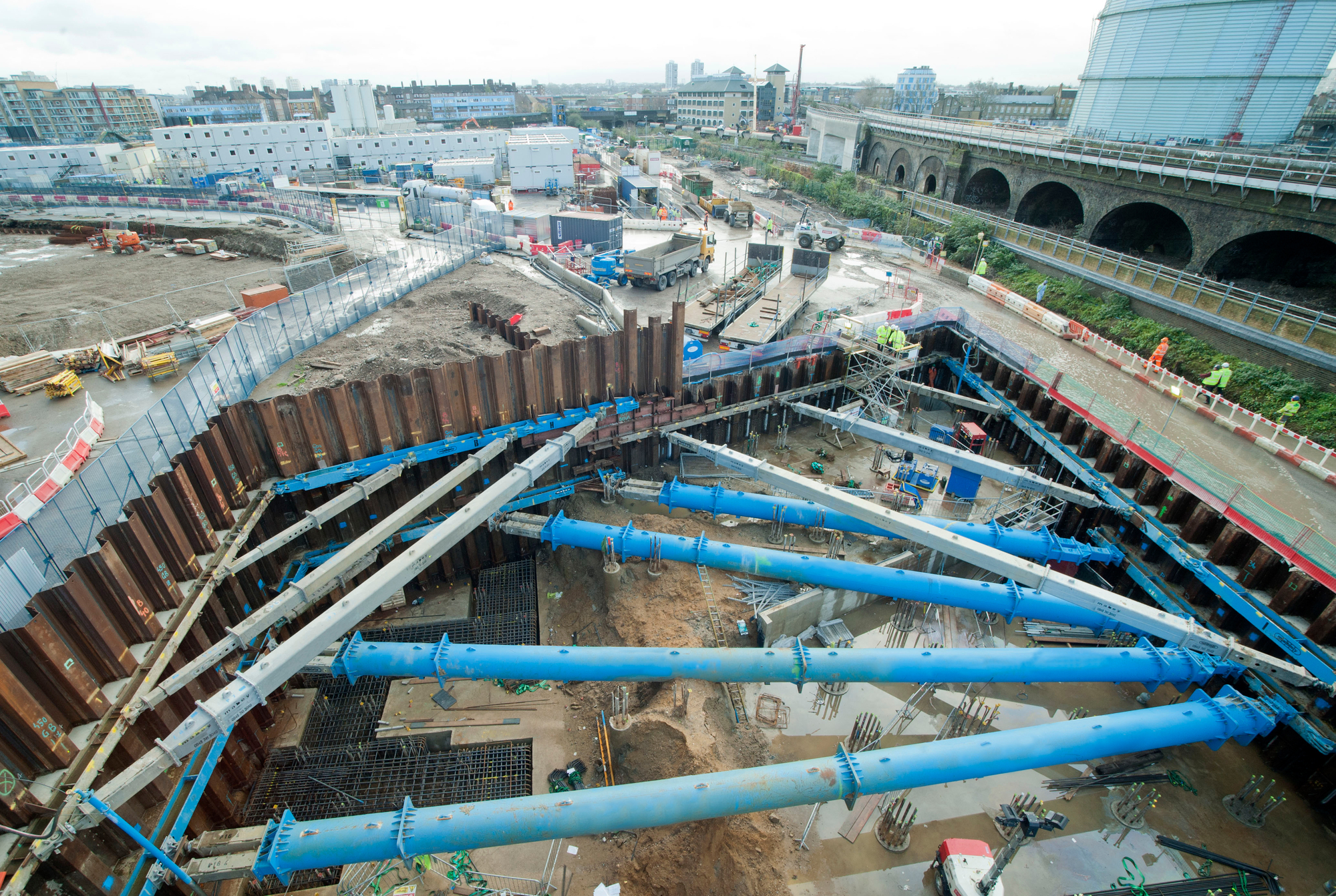 Ein Maybe Hire Projekt an der Battersea Power Station, einem Kraftwerk in London. Foto: Mabey Hire Ltd.