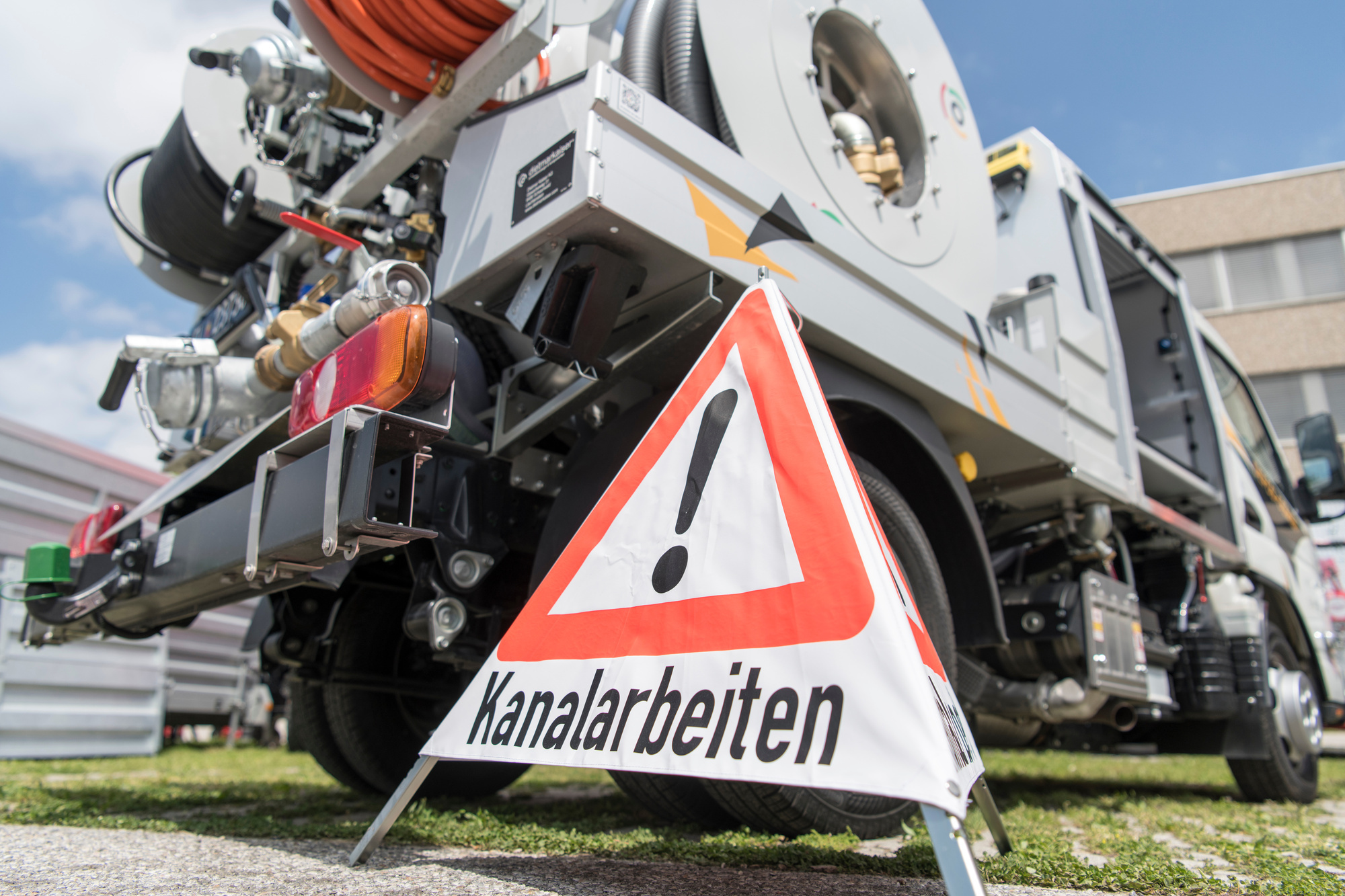 Symbolbild. Fischer + Hohner ist Ihr Spezialist für aktiven Umwelt- und Gewässerschutz. Foto: stock.adobe.com / GordonGrand
