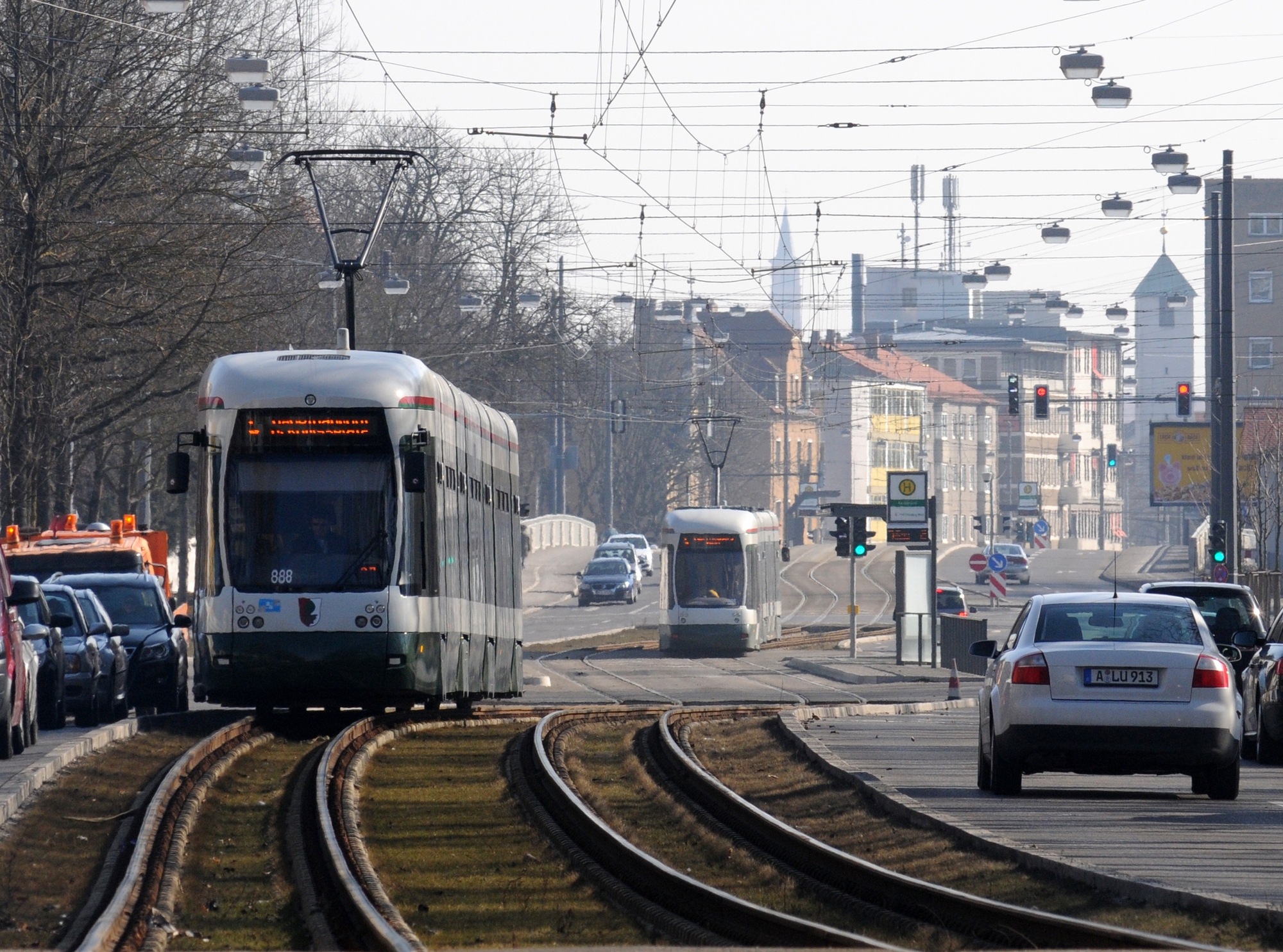 Symbolbild. Die Linie 6 soll westlich des Hauptbahnhofs eine parallele Gleisführung statt einer Flügelung nutzen. Foto: B4BSCHWABEN