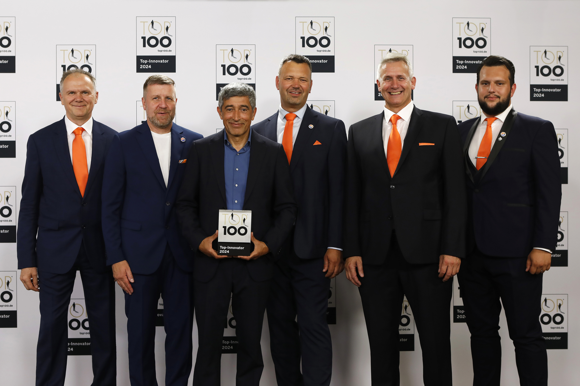 V. l. n. r.: Dr. Gregor Rinke (Vorstand), Jörg Bühler (Kaufmännische Leitung), Jochen Sautter (Vorstand), Dr. Christian Groß (Head of Technical Sales), Stefan Aleksic (Betriebsleitung). Foto: Top 100